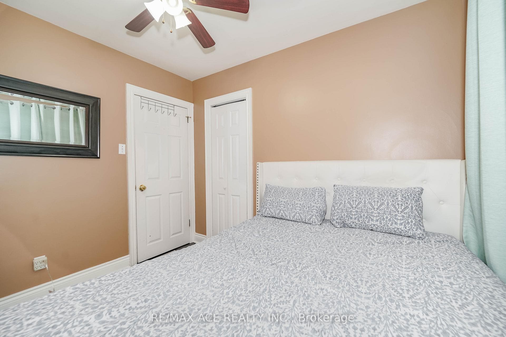 1425 Lakefield Street photo 26