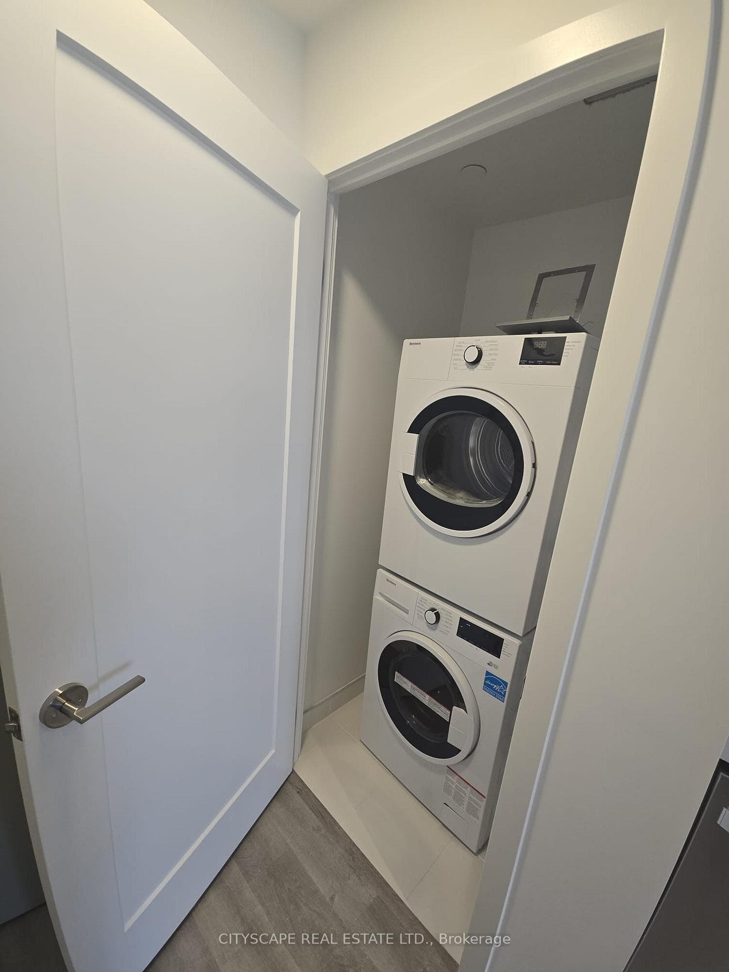 5105 Hurontario Street Unit 3210 photo 14