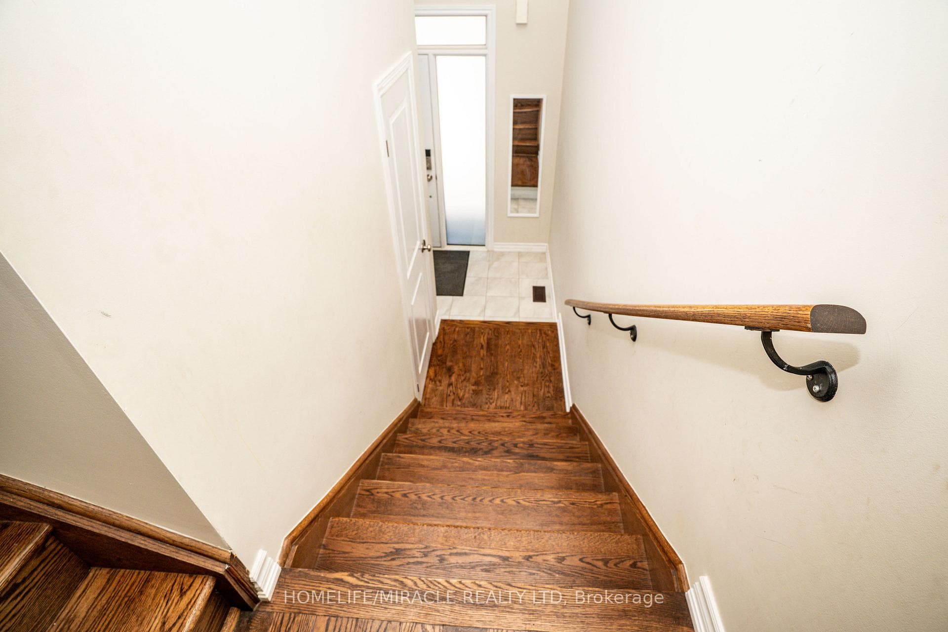 52 Douet Lane photo 3
