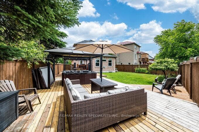 7389 Banffshire Court photo 38
