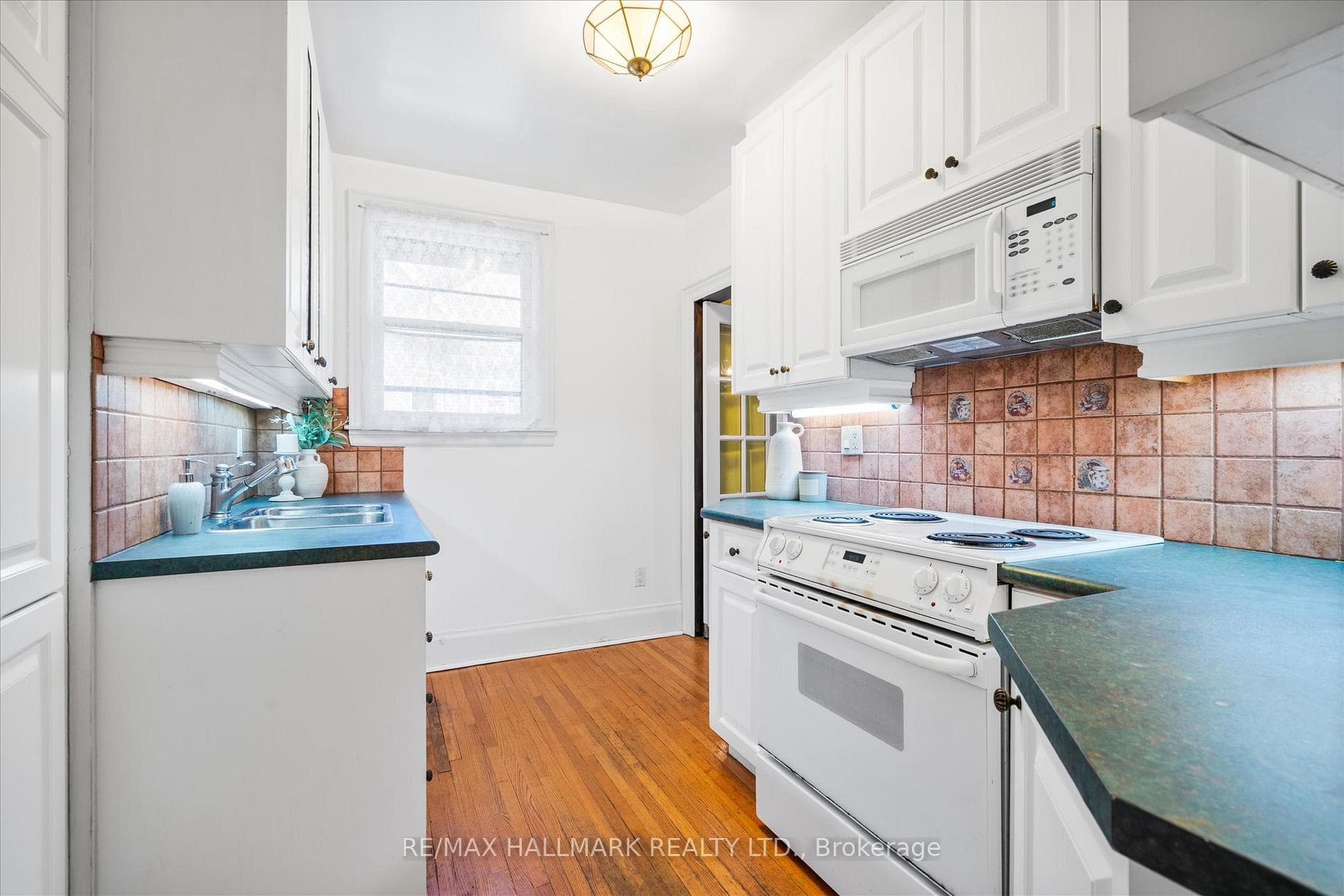 50 Benlamond Avenue photo 40