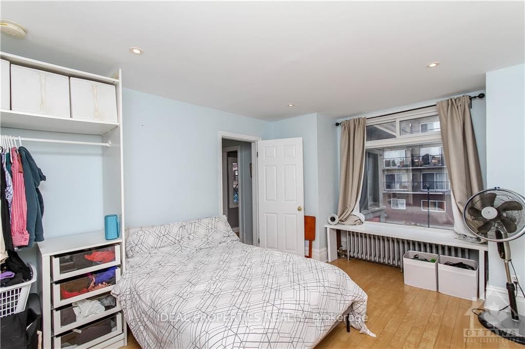 277 BRONSON Avenue Unit 4 photo 12