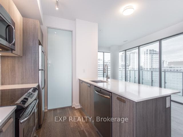 1815 Yonge Street Unit 1506 photo 9