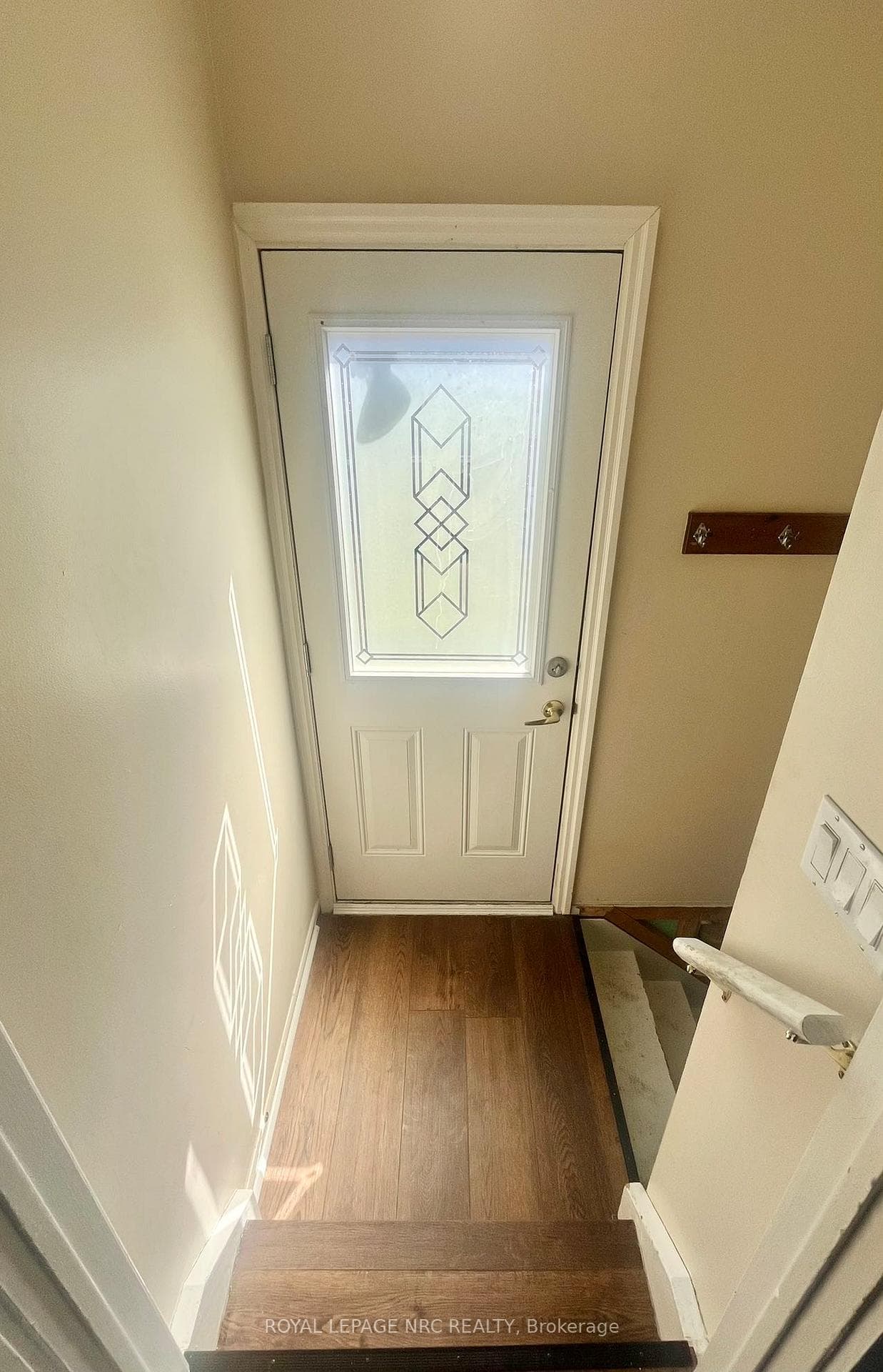 separate side entrance to the basement