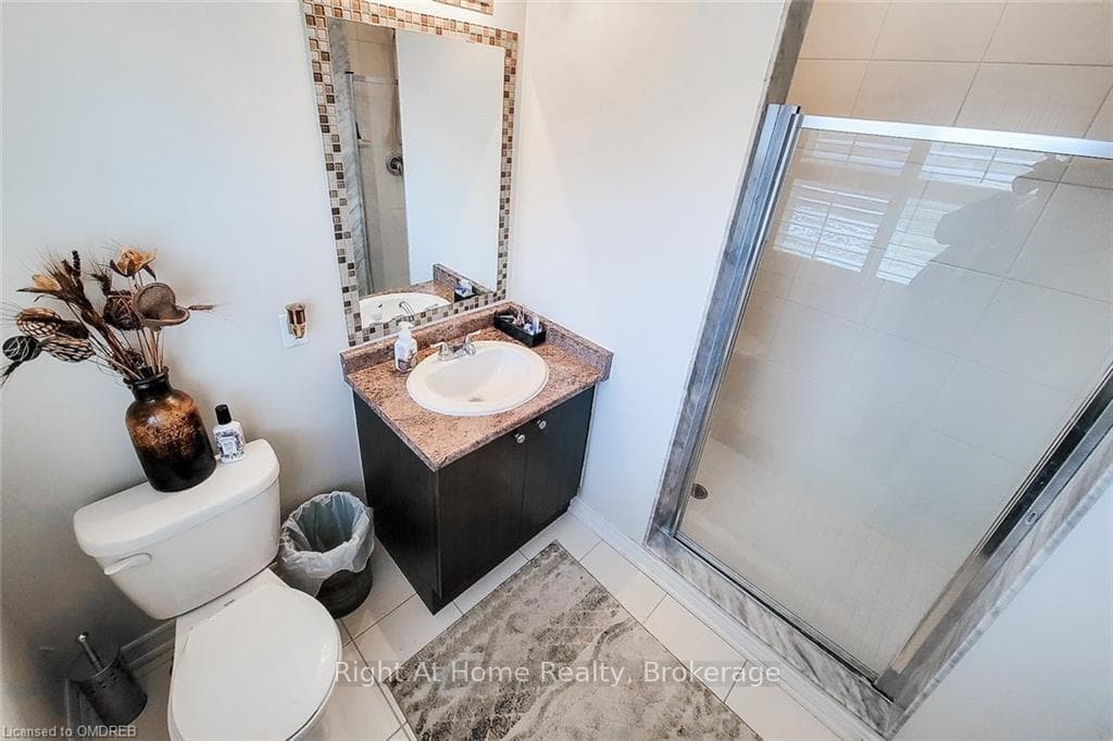 144 LORMONT Boulevard photo 24