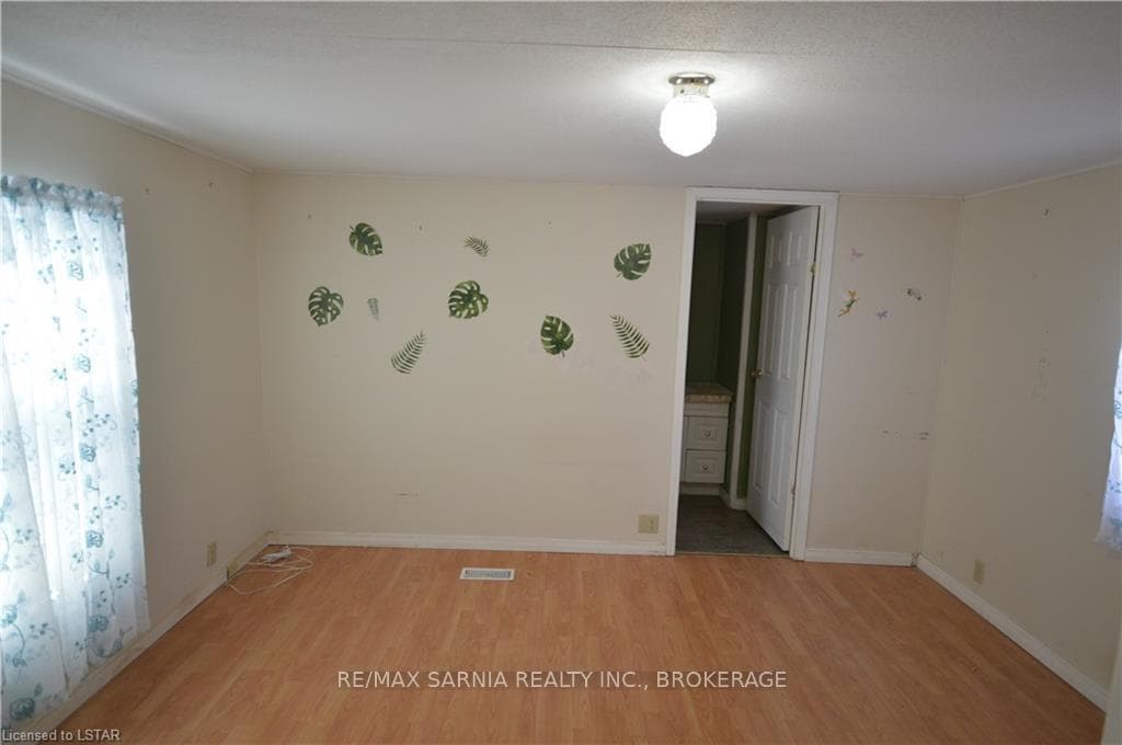 9914 LAKE Road photo 4