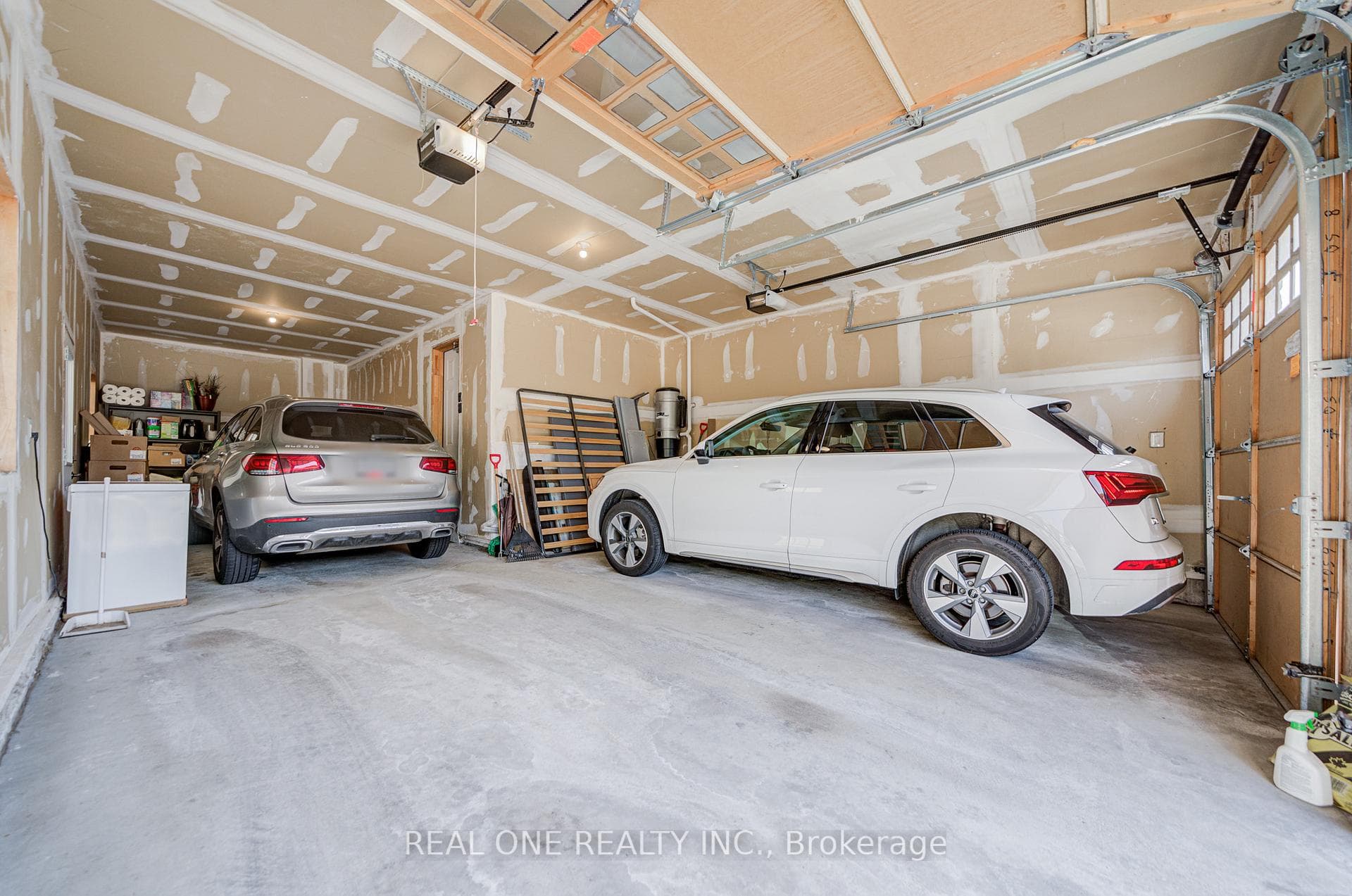 3 Car Garage