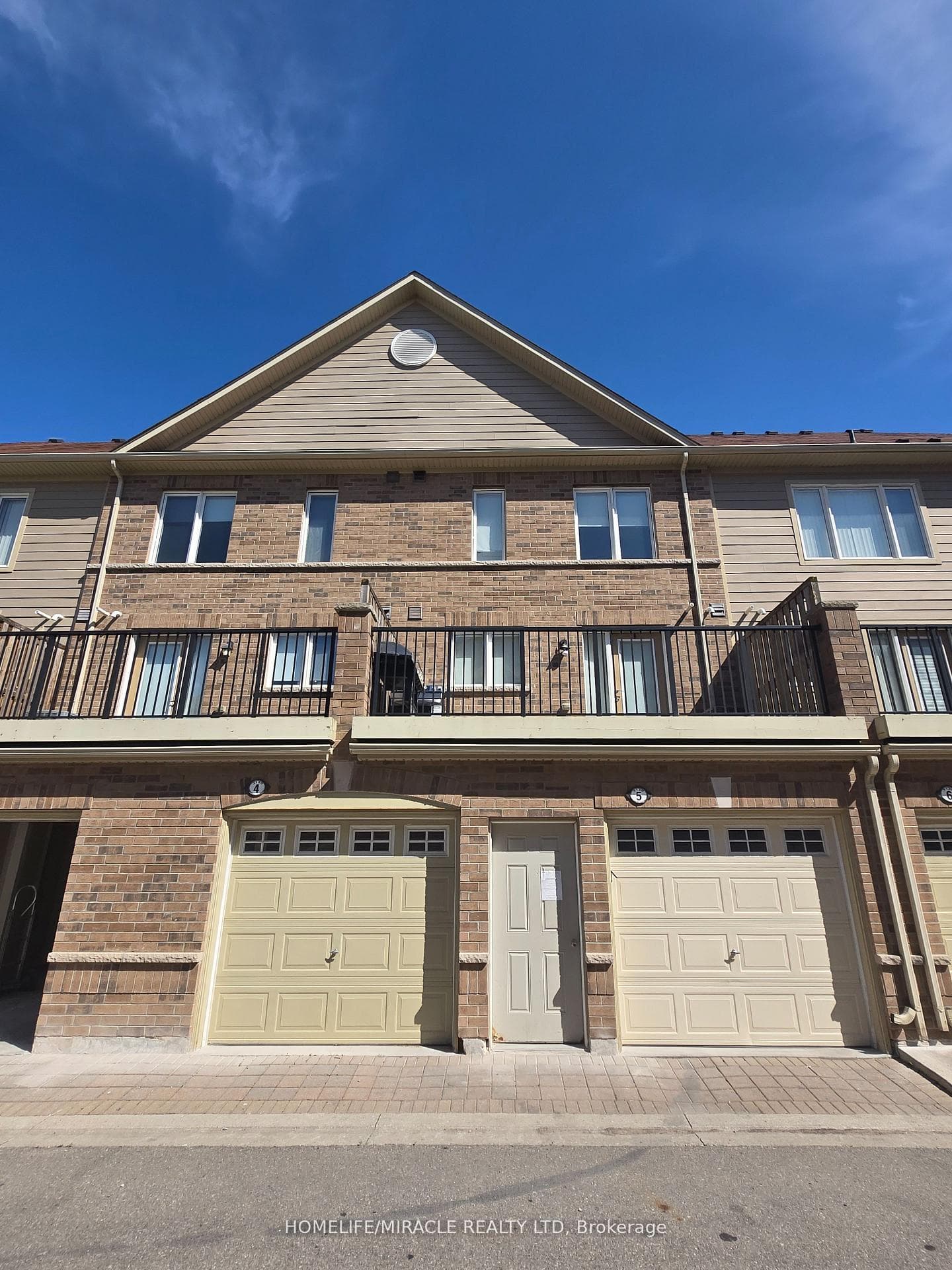 3120 Boxford Crescent Unit 5 photo 1