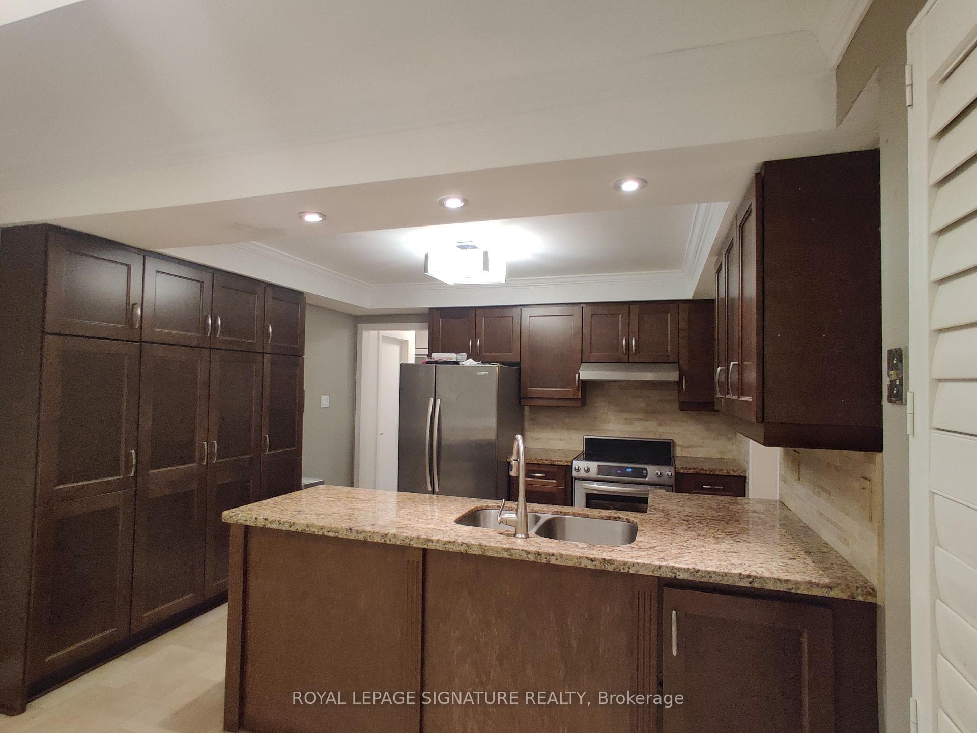 2966 Caradoc Lane Unit Upper photo 12