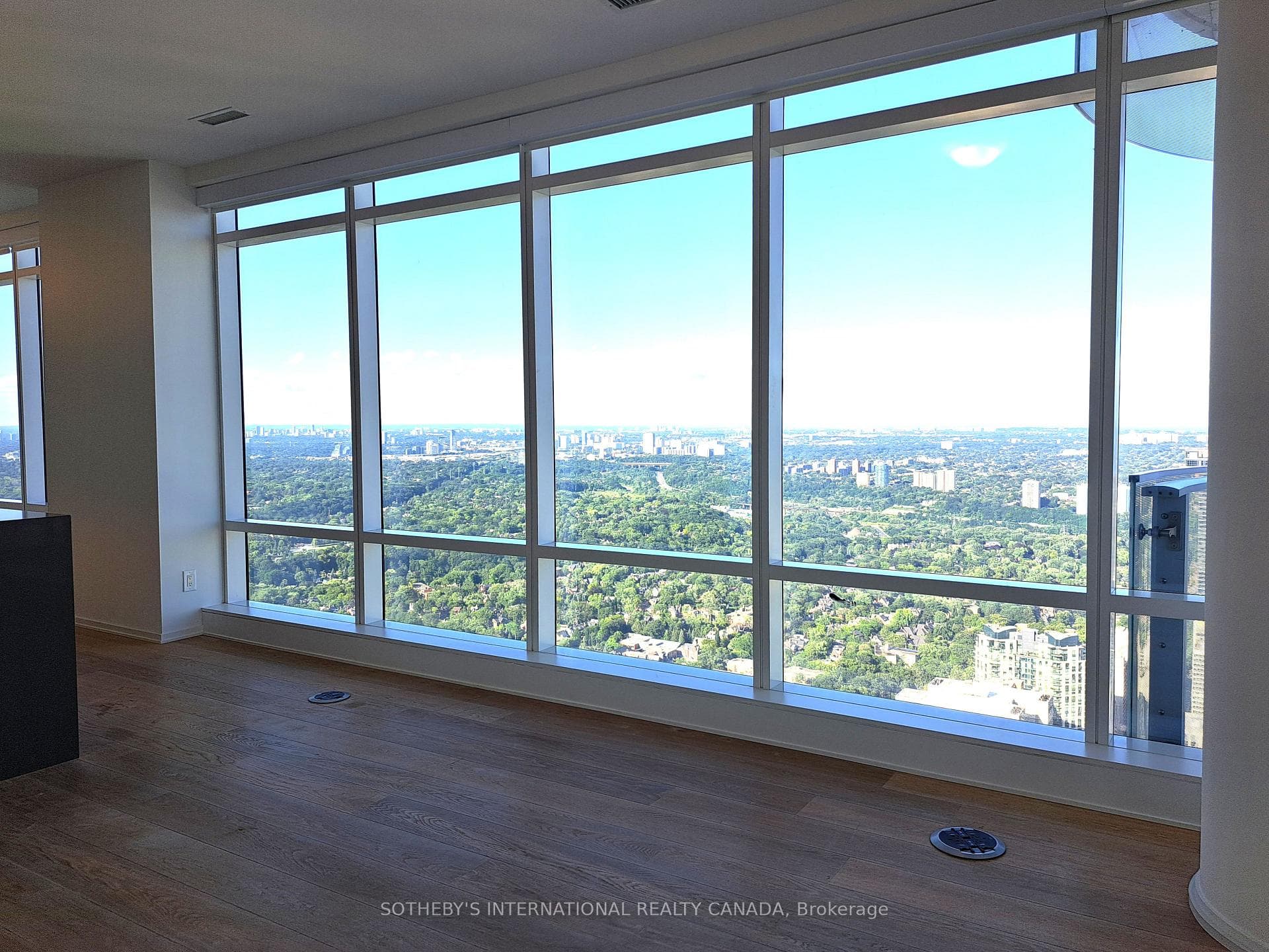 1 Bloor Street Unit 6404 photo 14