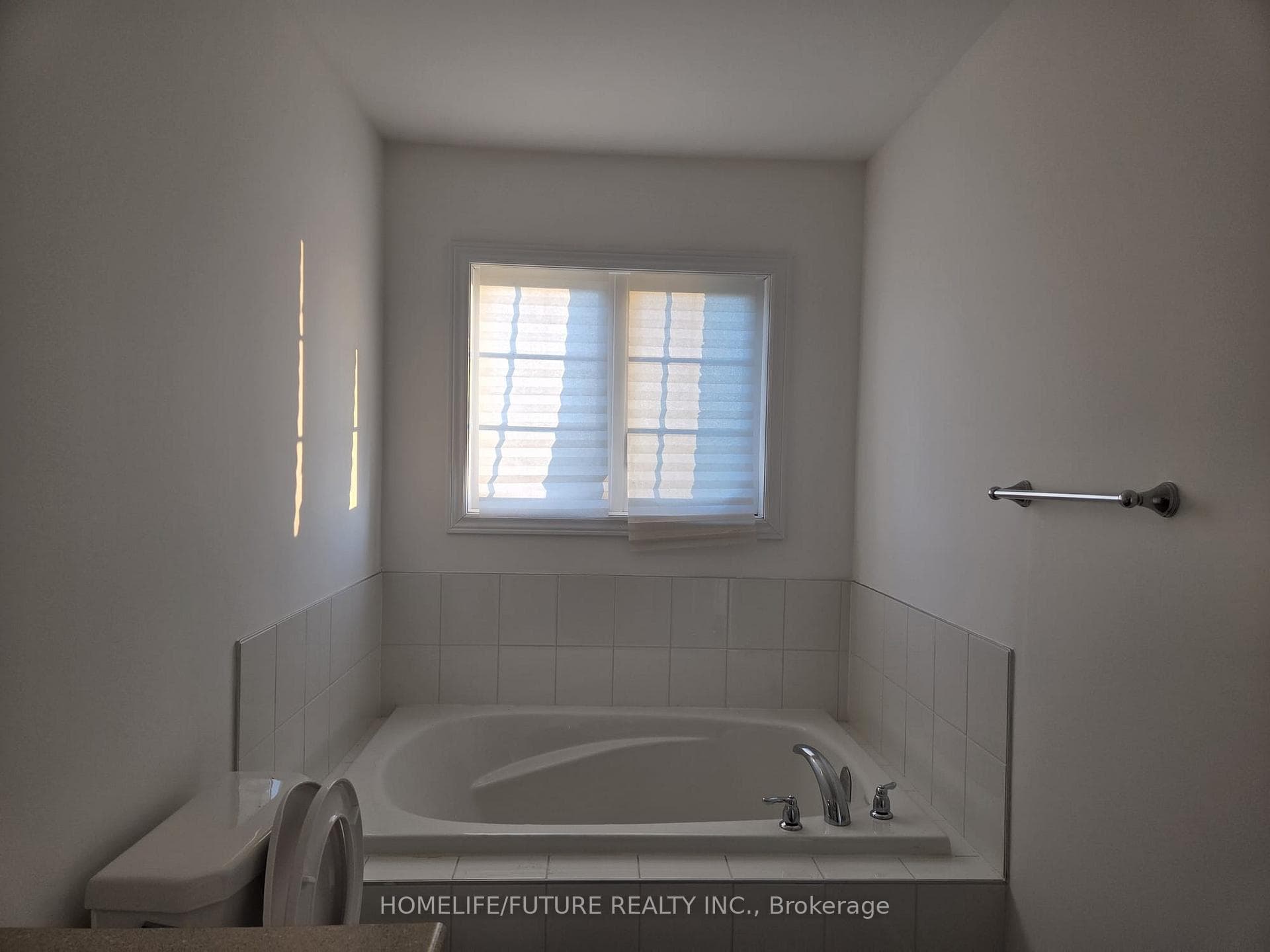 94 Cathedral Drive photo 17