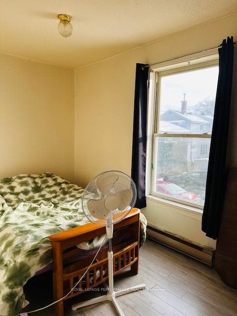 609 Regent Street photo 12