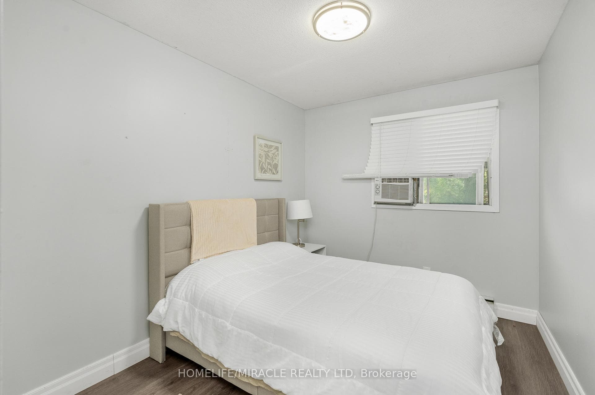 1180 Heathfield Court photo 16