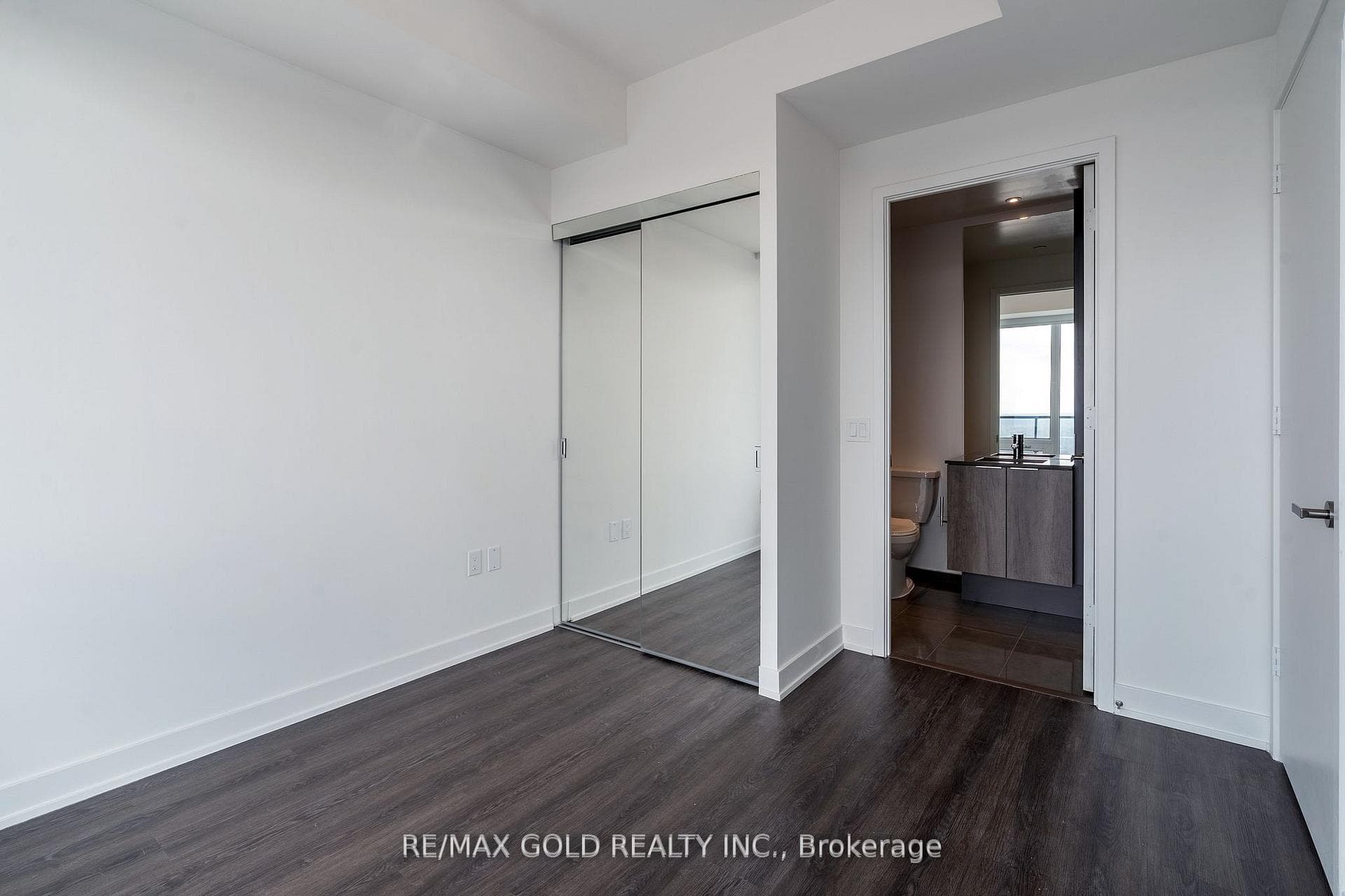 448 Burnhamthorpe Road Unit 3401 photo 21