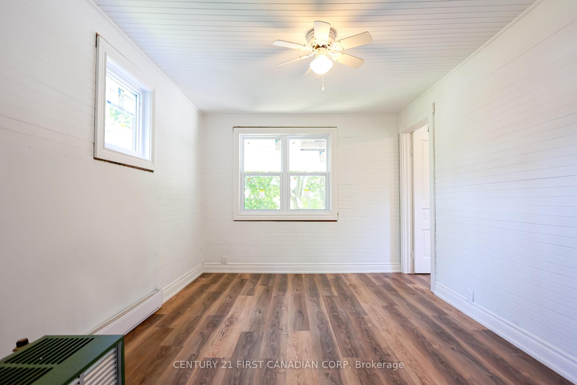 188 Furnival Road photo 24