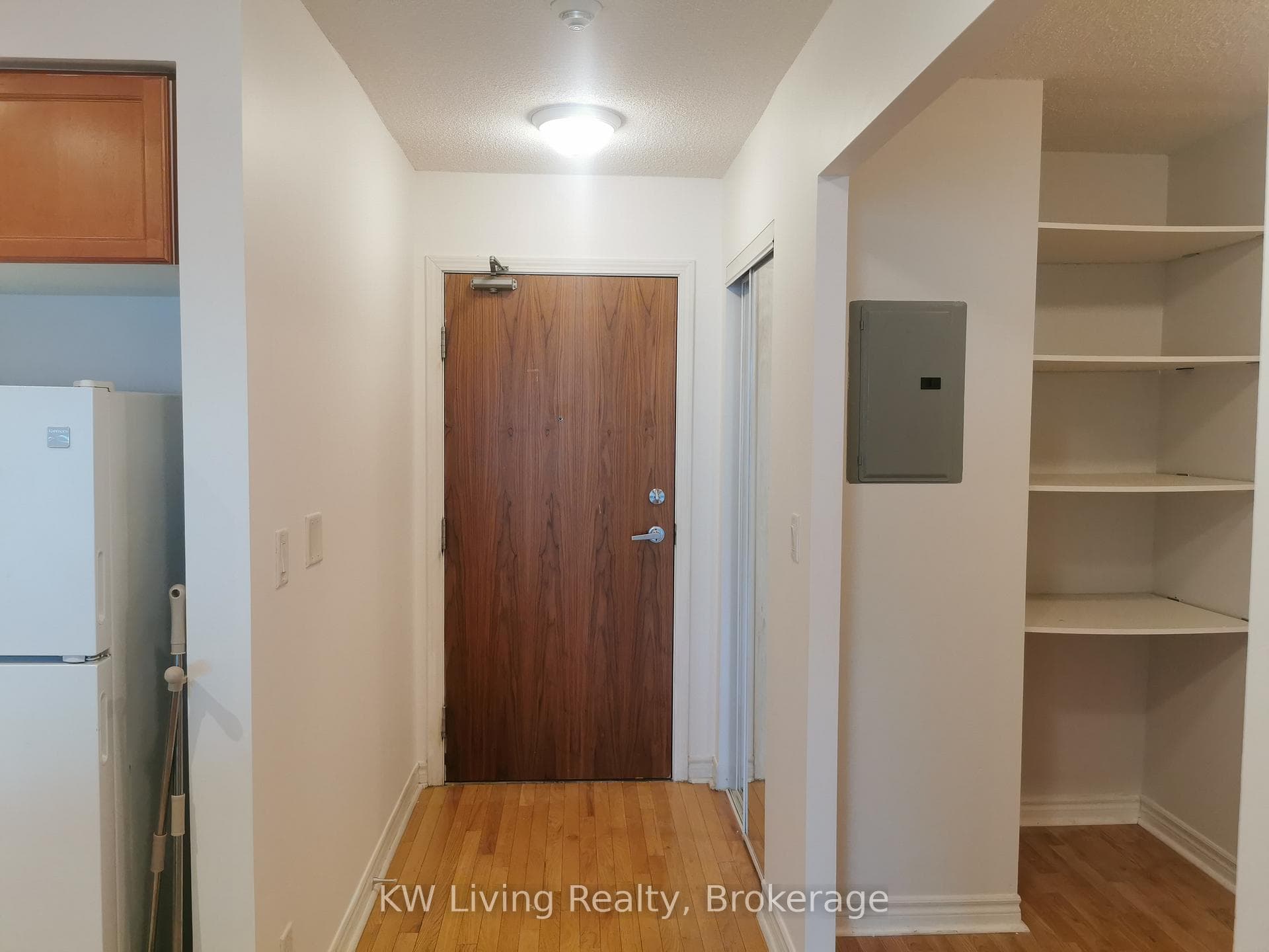 1 Elm Drive Unit 1707 photo 4