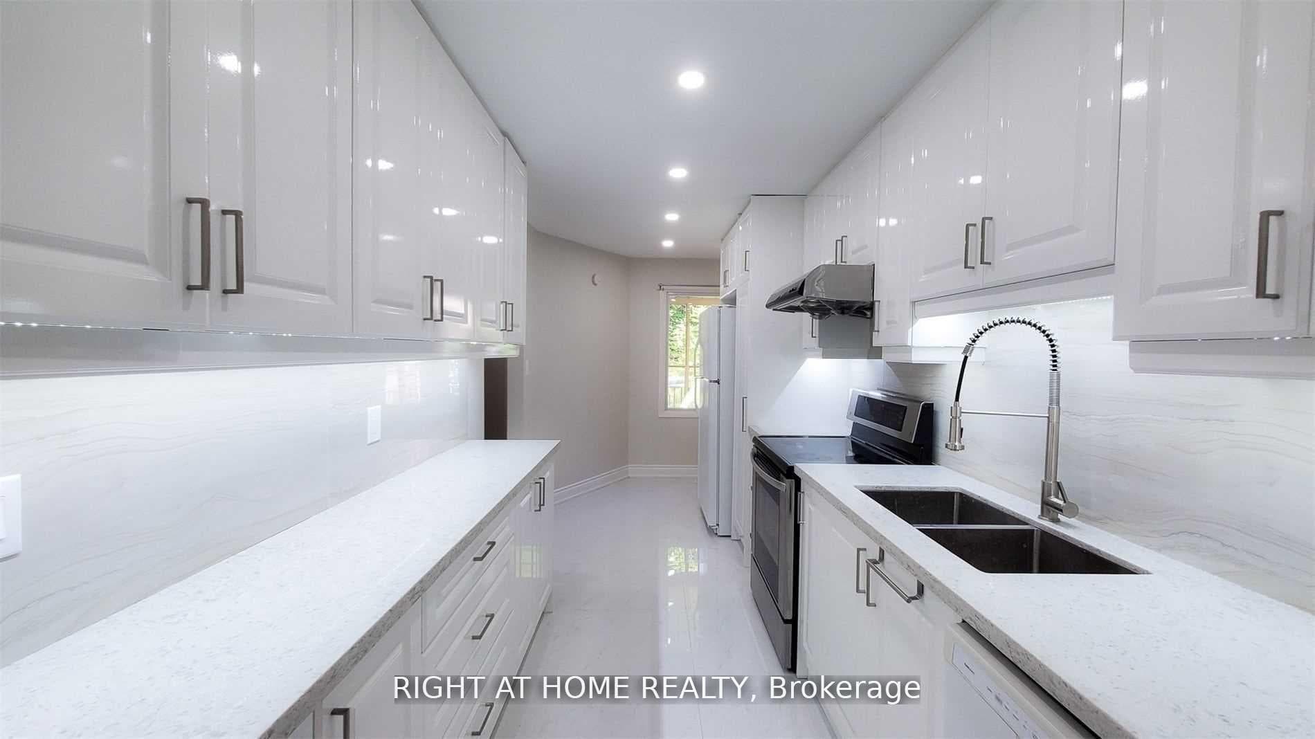 28 Baywood Court photo 1