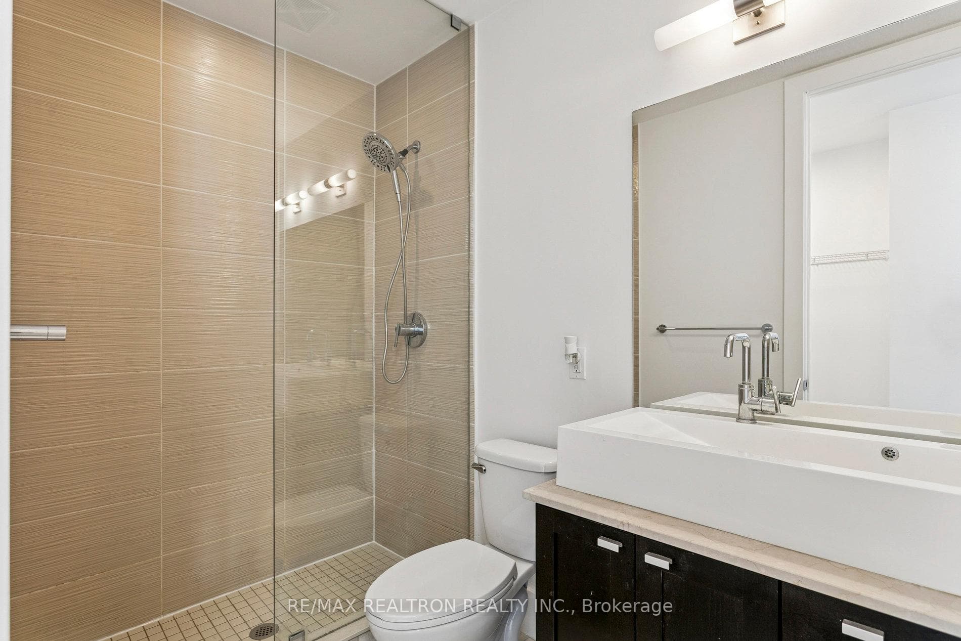 103 The Queensway N/A Unit 2805 photo 32