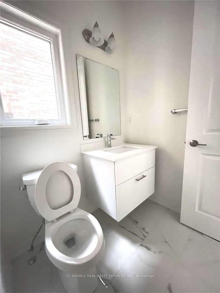 33 Macpherson Street photo 12