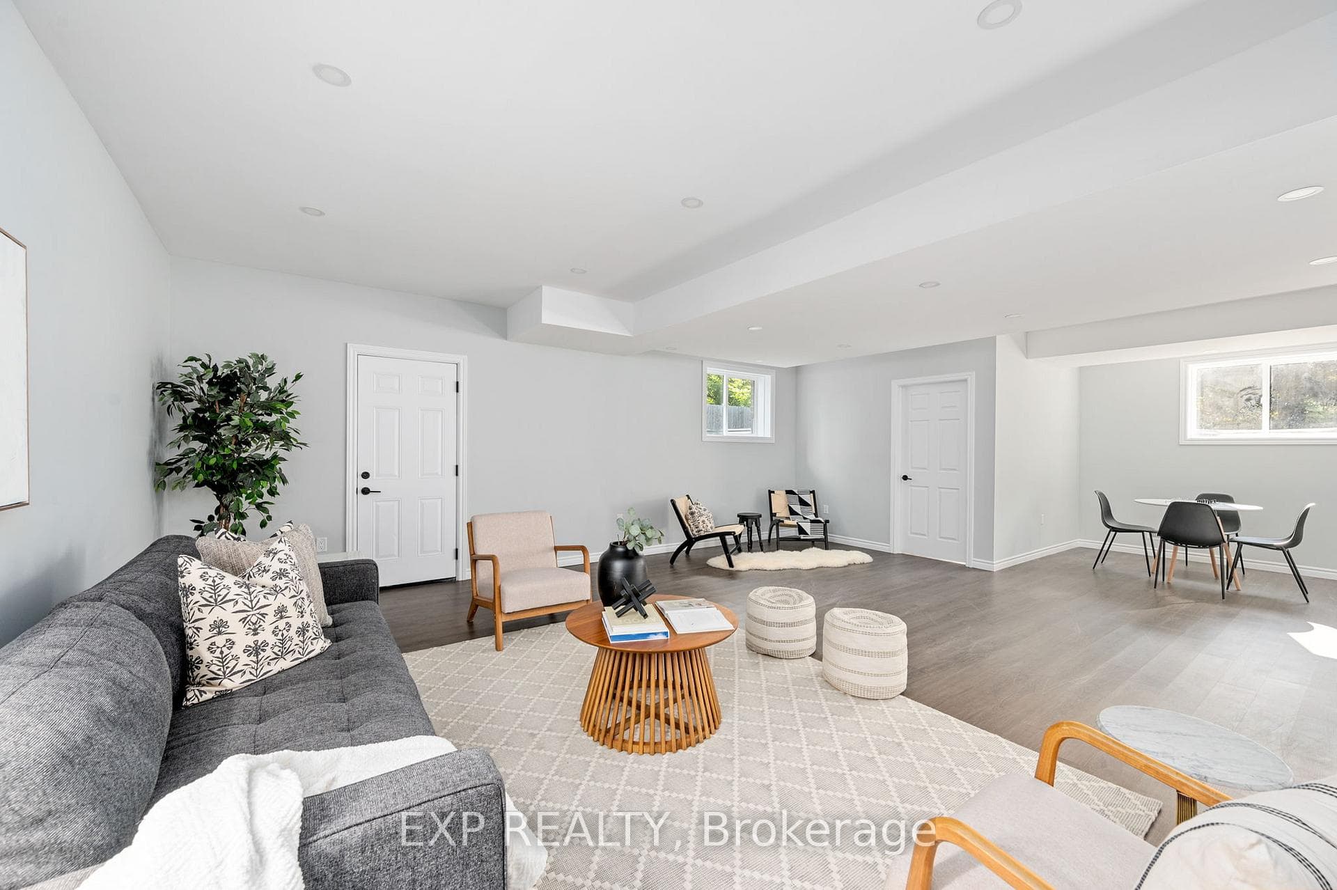40 Middlemiss Avenue photo 22
