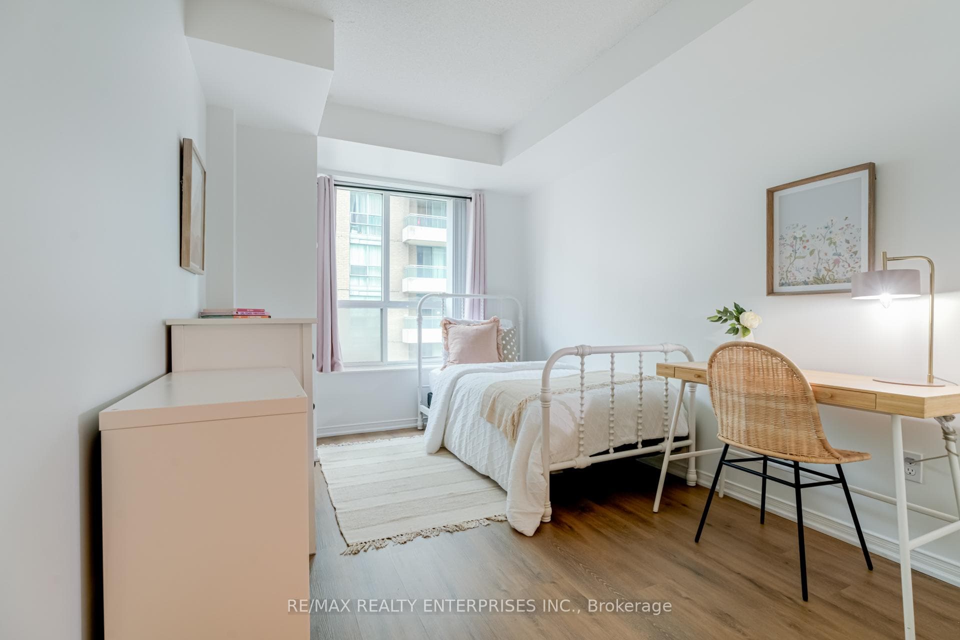 29 Pemberton Avenue Unit 701 photo 15