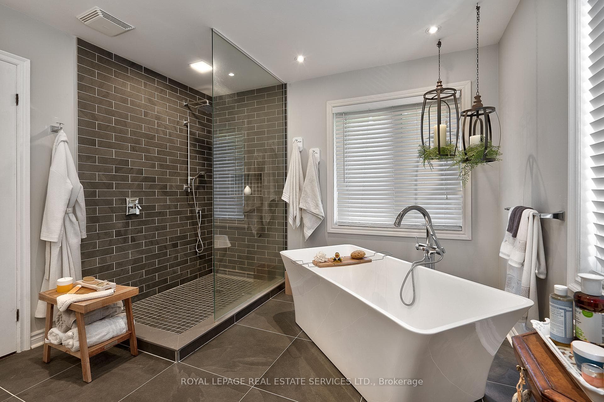 1522 Canada Court photo 17