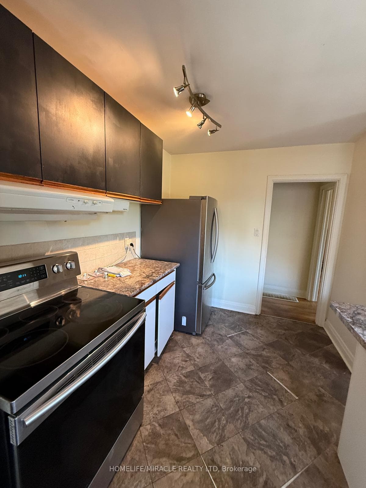 88 Crestview Avenue photo 10