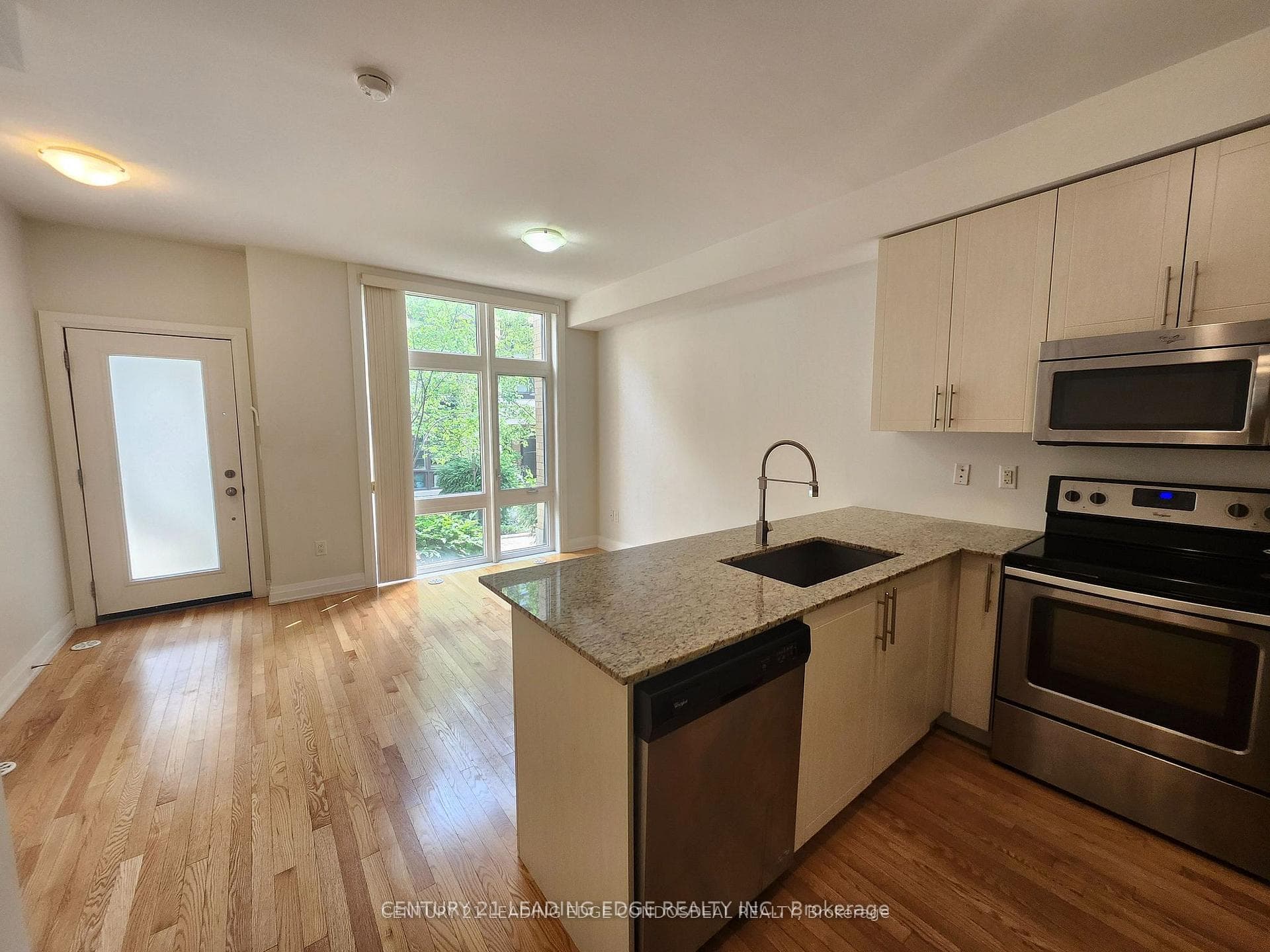 19 Eldora Avenue Unit 47 photo 5