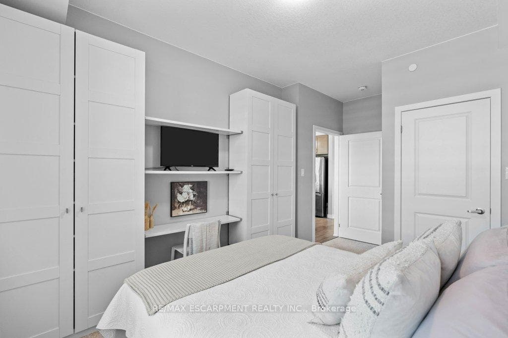 125 SHOREVIEW Place Unit 511 photo 17
