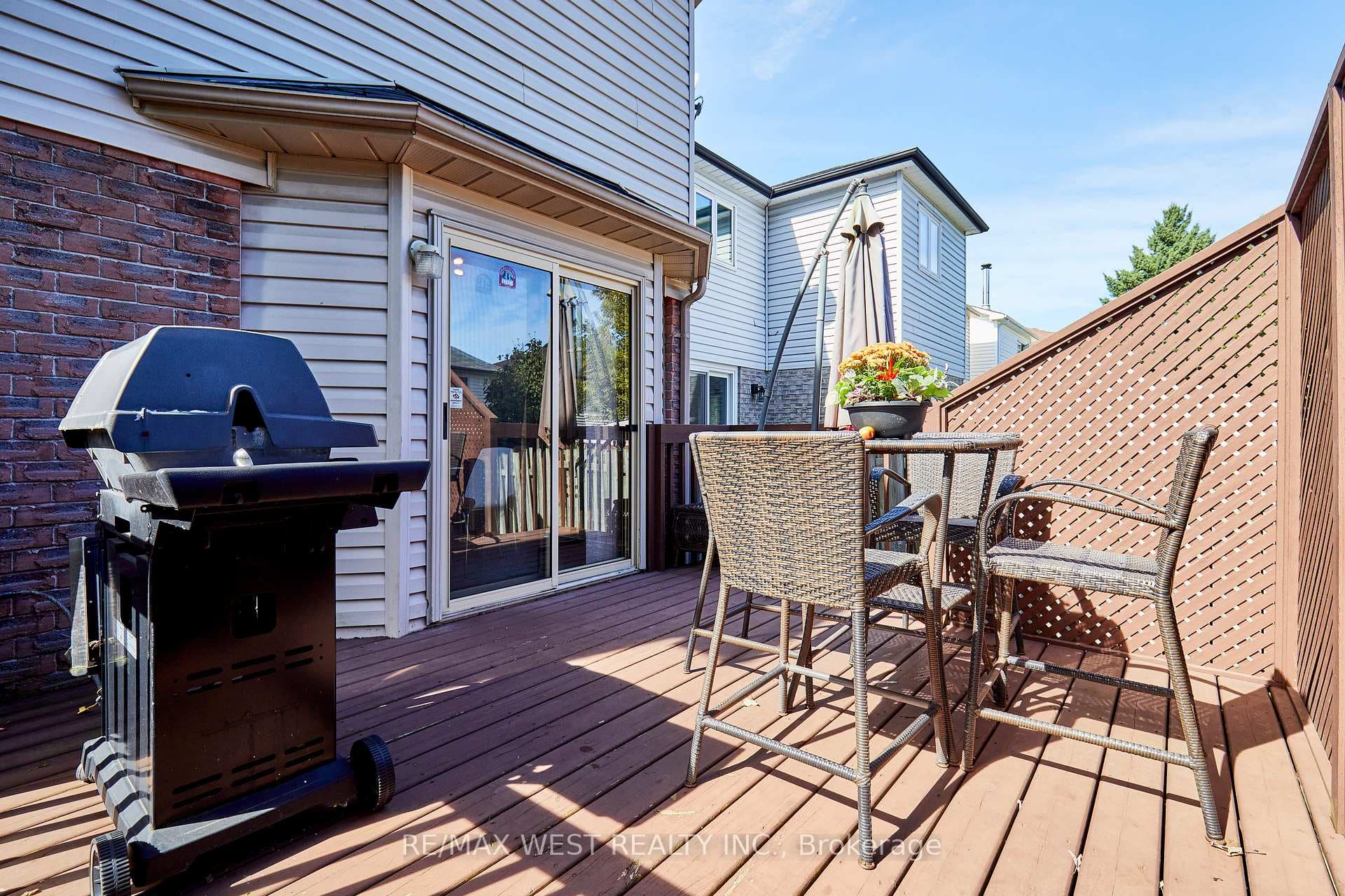 35 Poolton Crescent photo 23