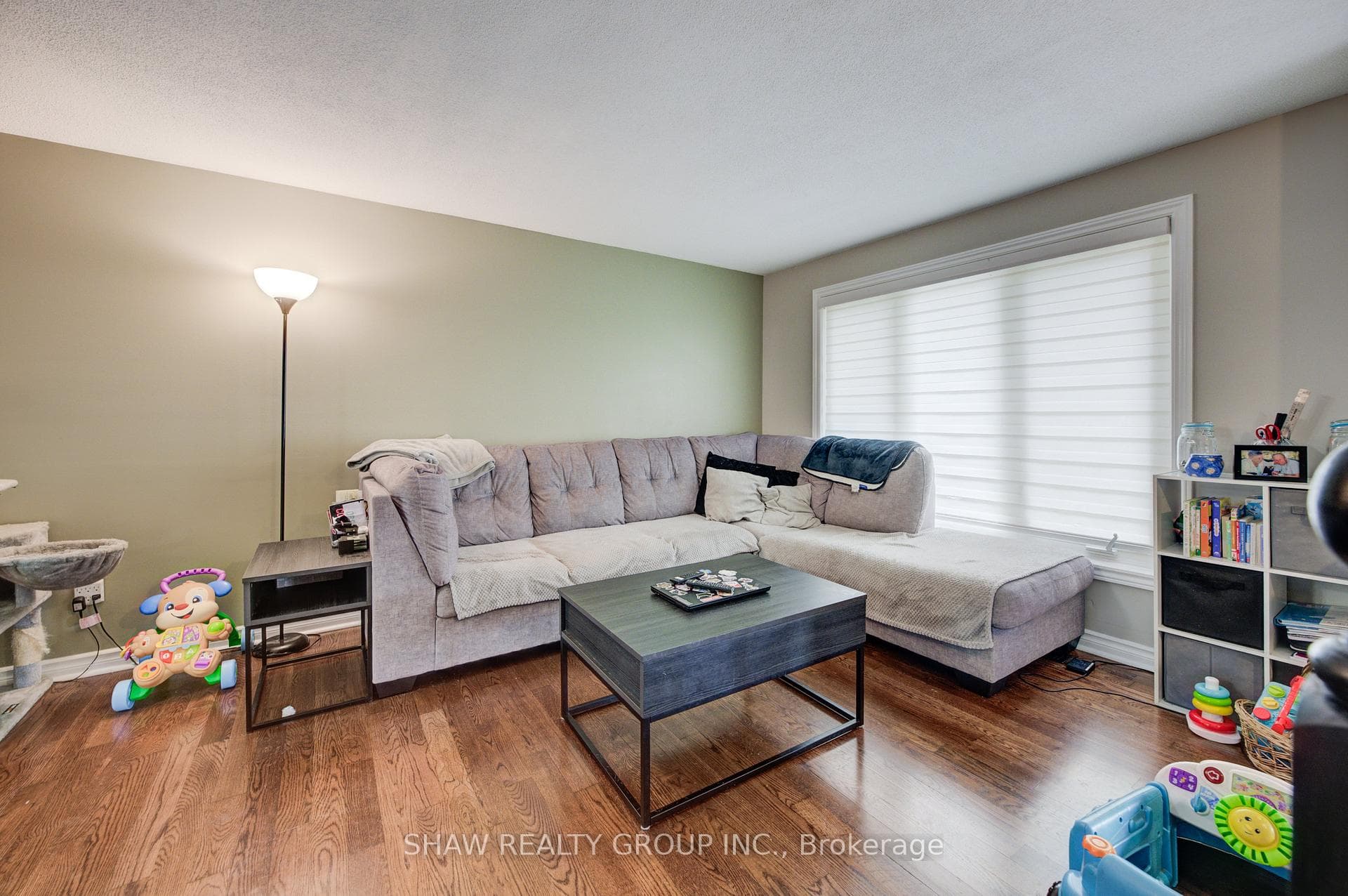 594 Preston Parkway photo 6