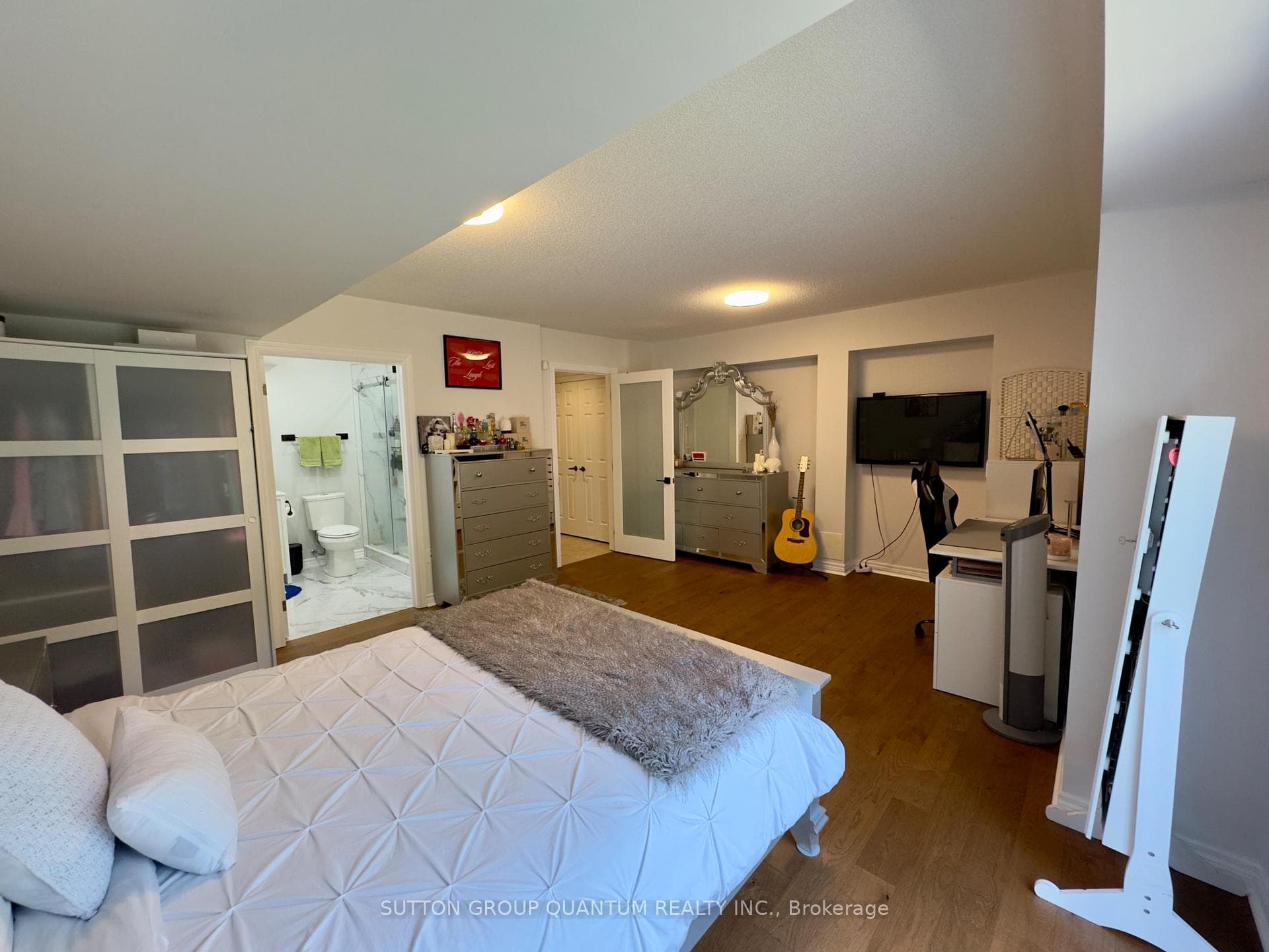 102 Lake Avenue photo 35