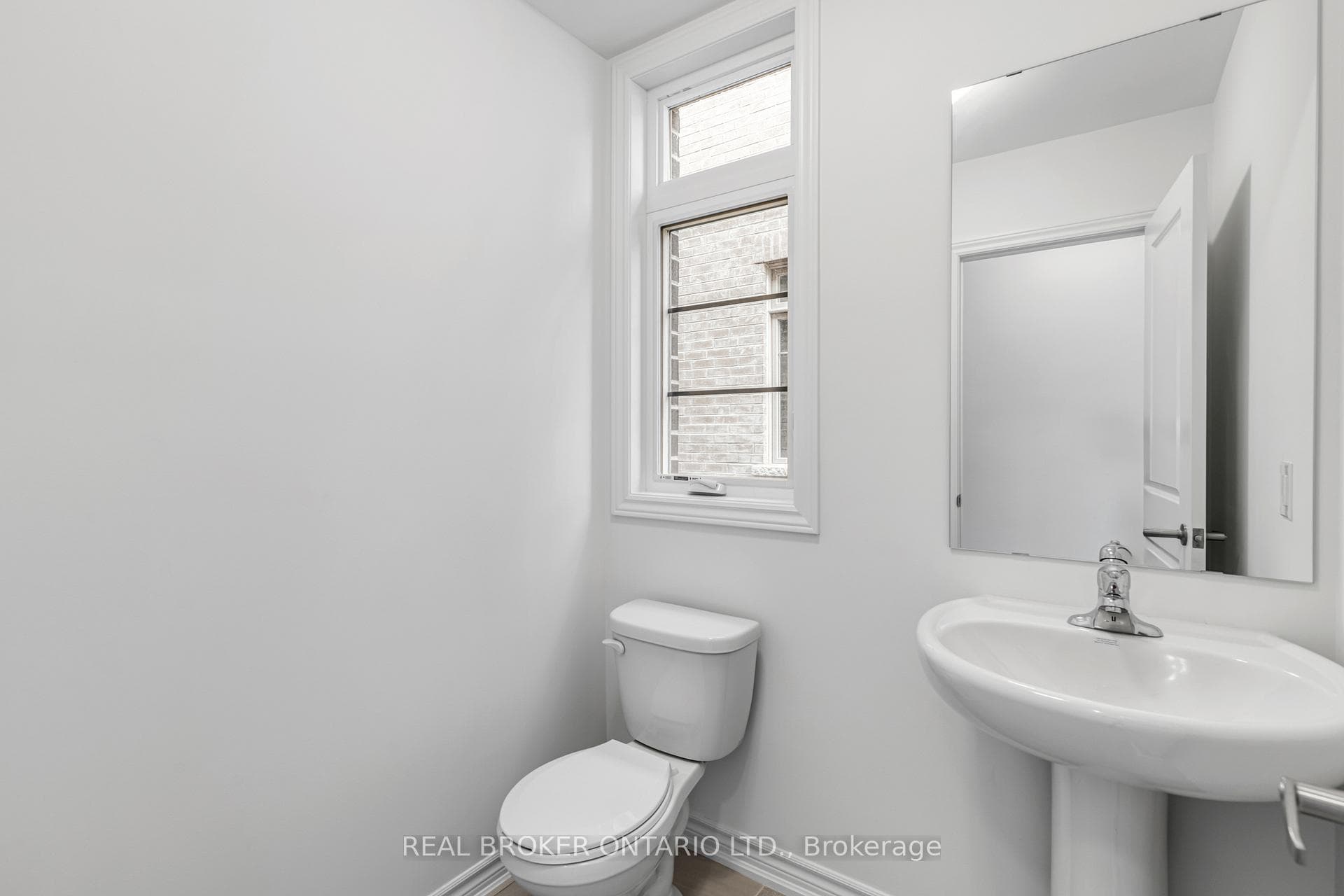 8 Daisy Street photo 3