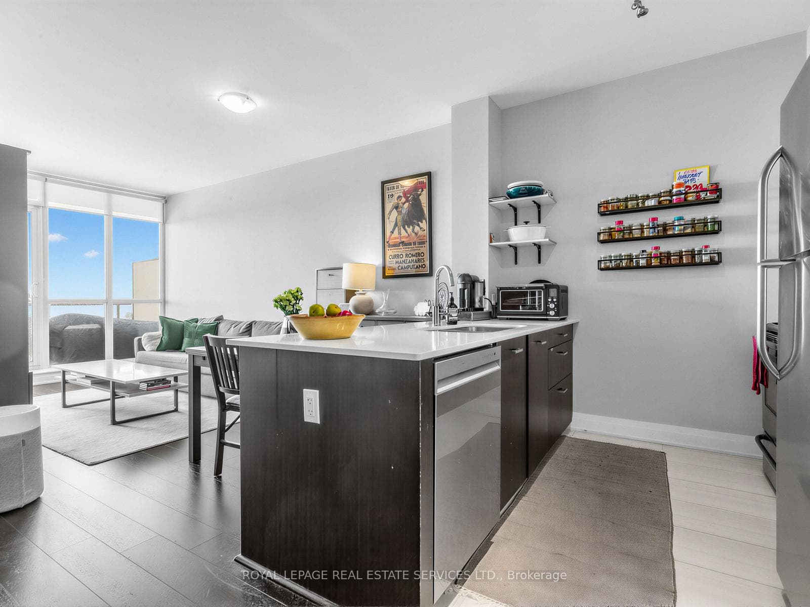 530 St Clair Avenue Unit 509 photo 13