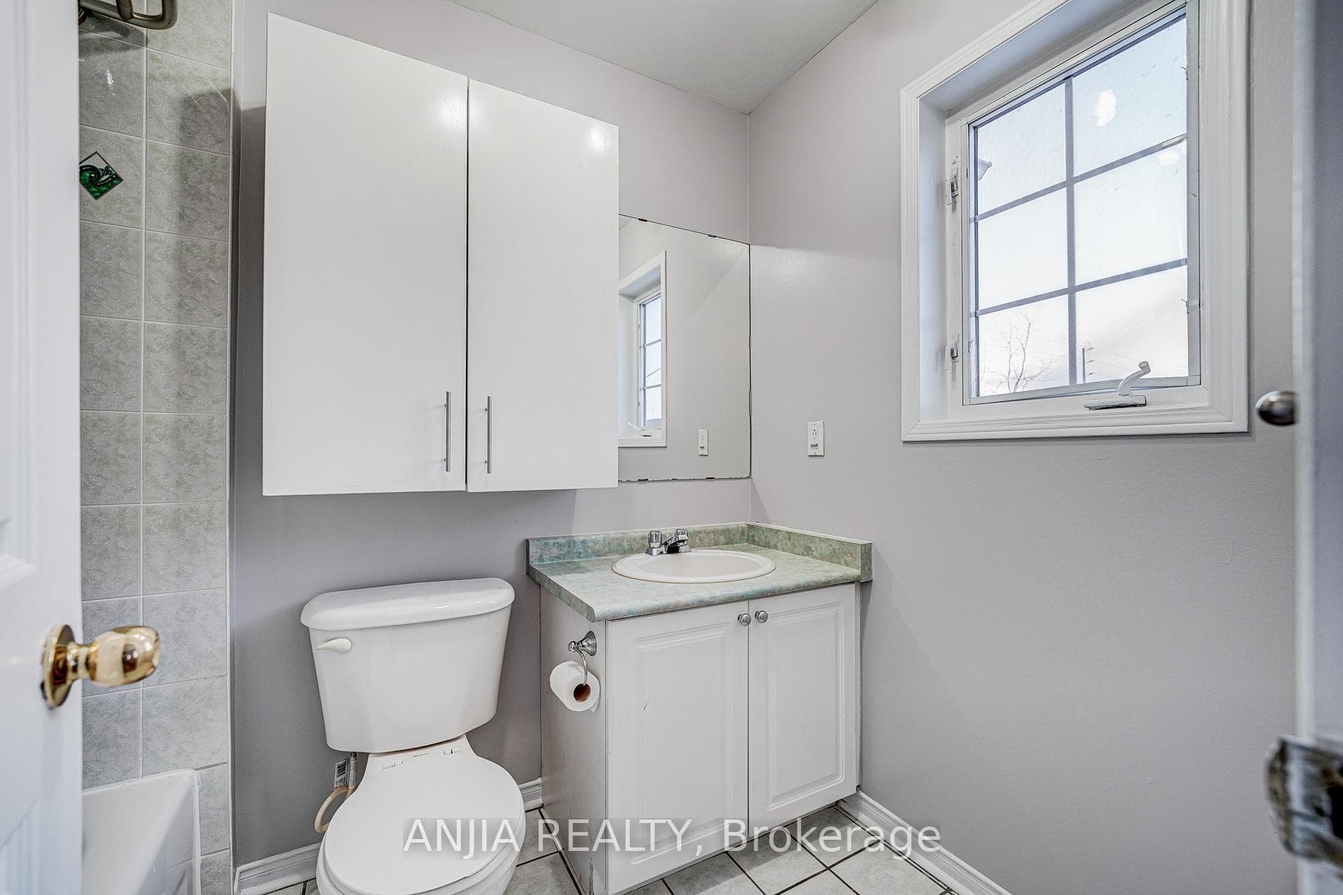 146 Billingsley Crescent photo 20
