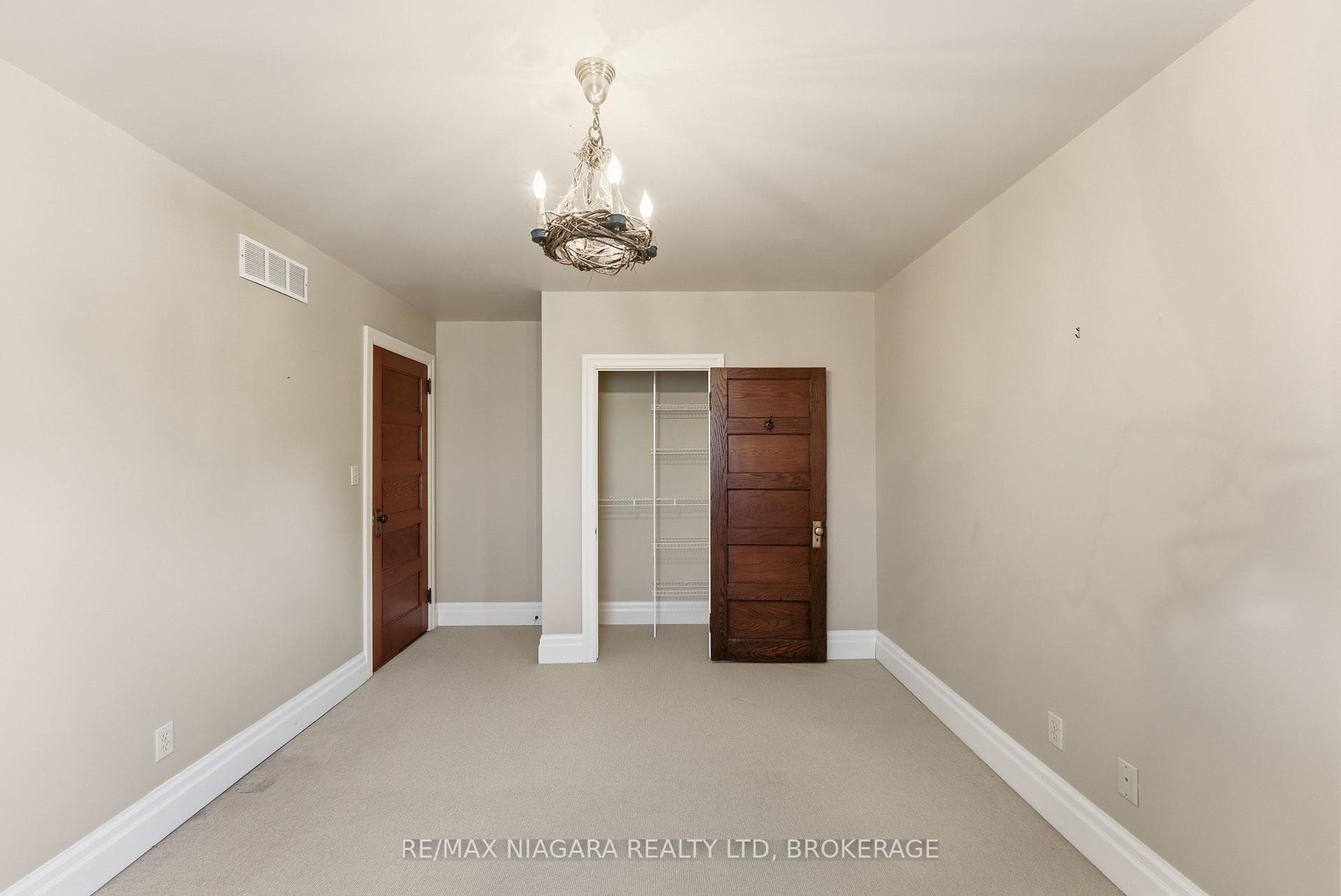 2 SAMUEL Street photo 34