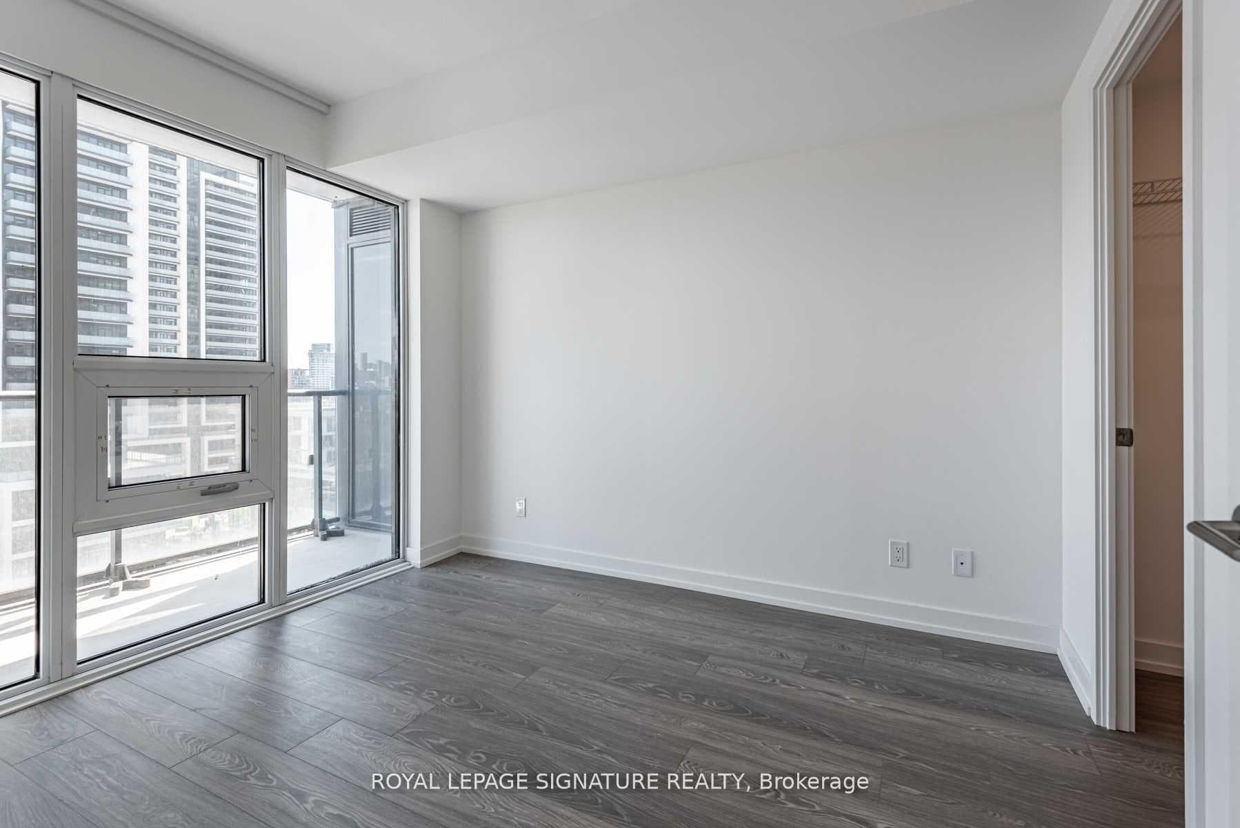 19 Western Battery Road Unit 822 photo 10