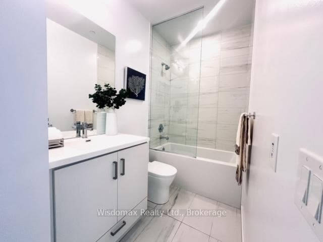 38 HONEYCRISP Crescent Unit 201 photo 24