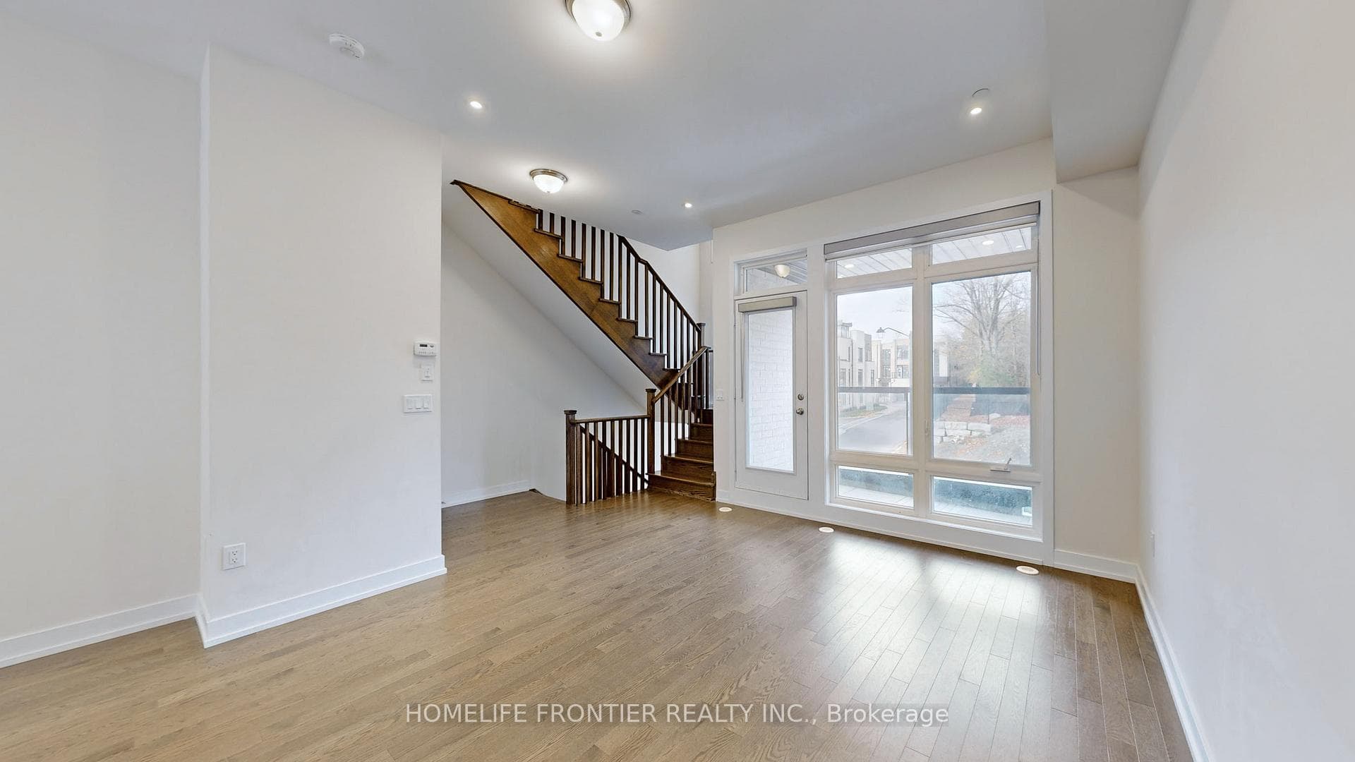 7 Ingersoll Lane photo 2