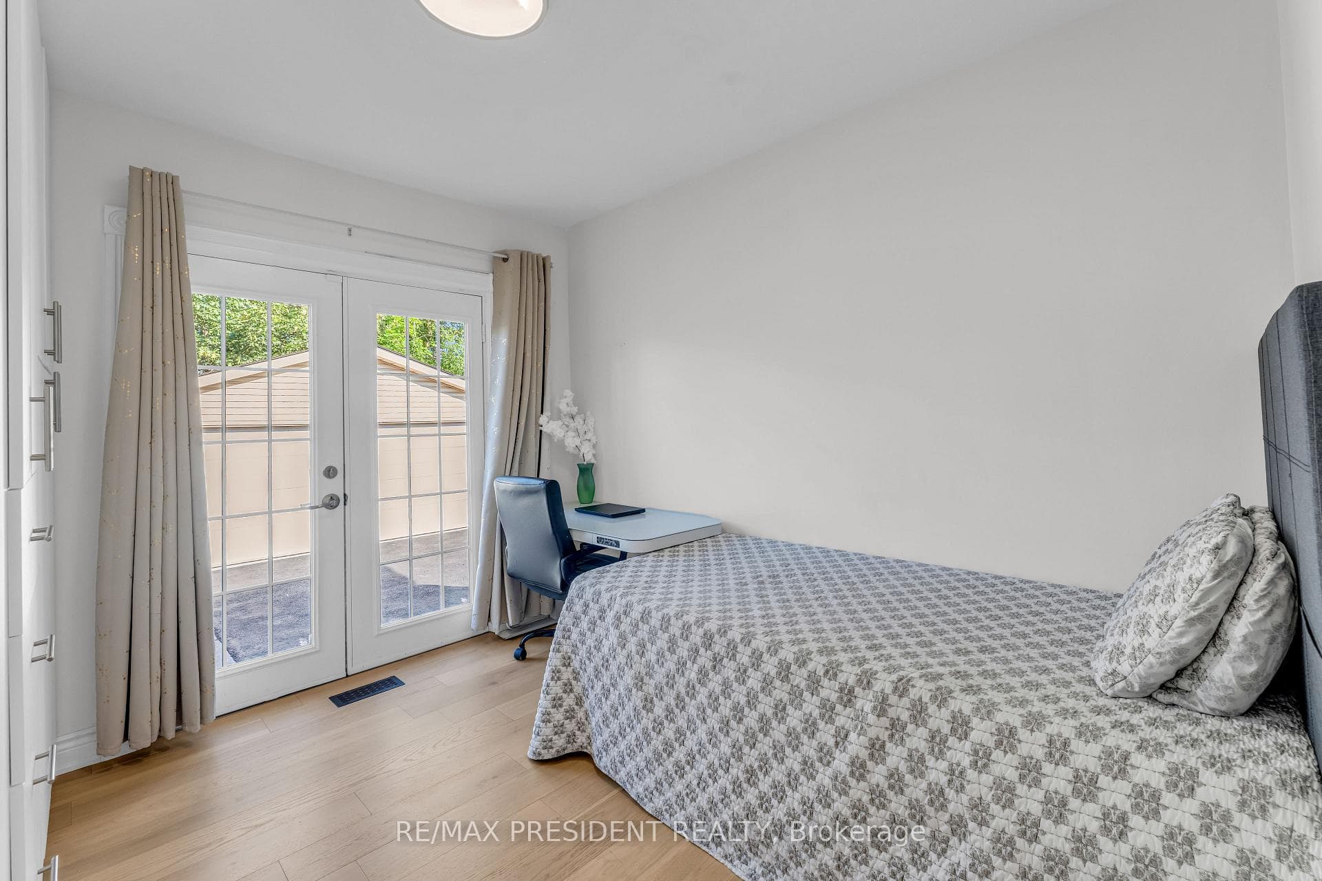 163 Prince Charles Drive photo 14