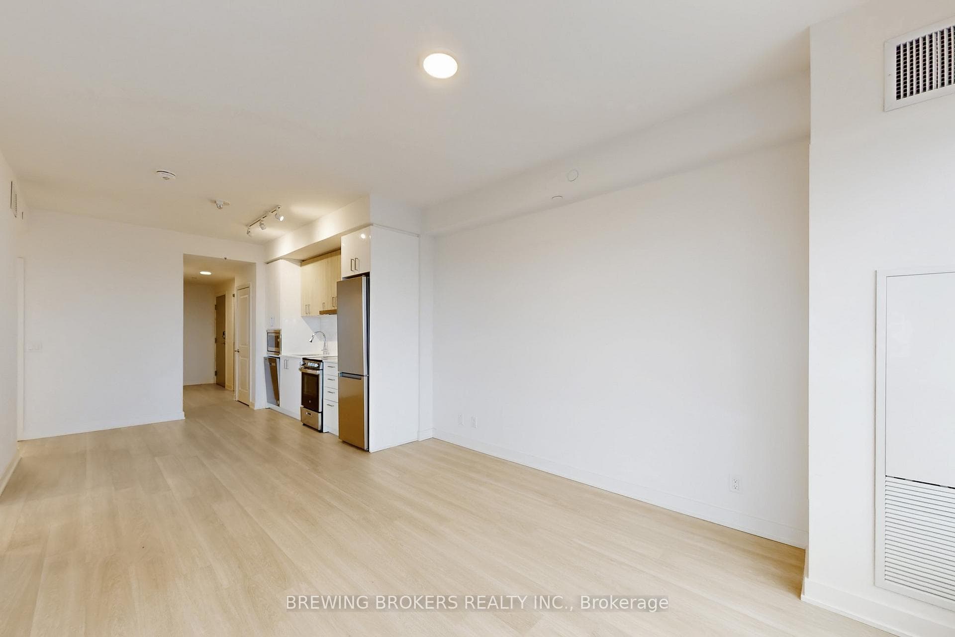 30 Upper Mall Way Unit 3010 photo 18