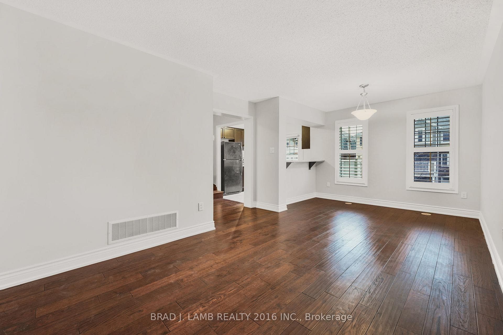 930 Nadalin Heights photo 9
