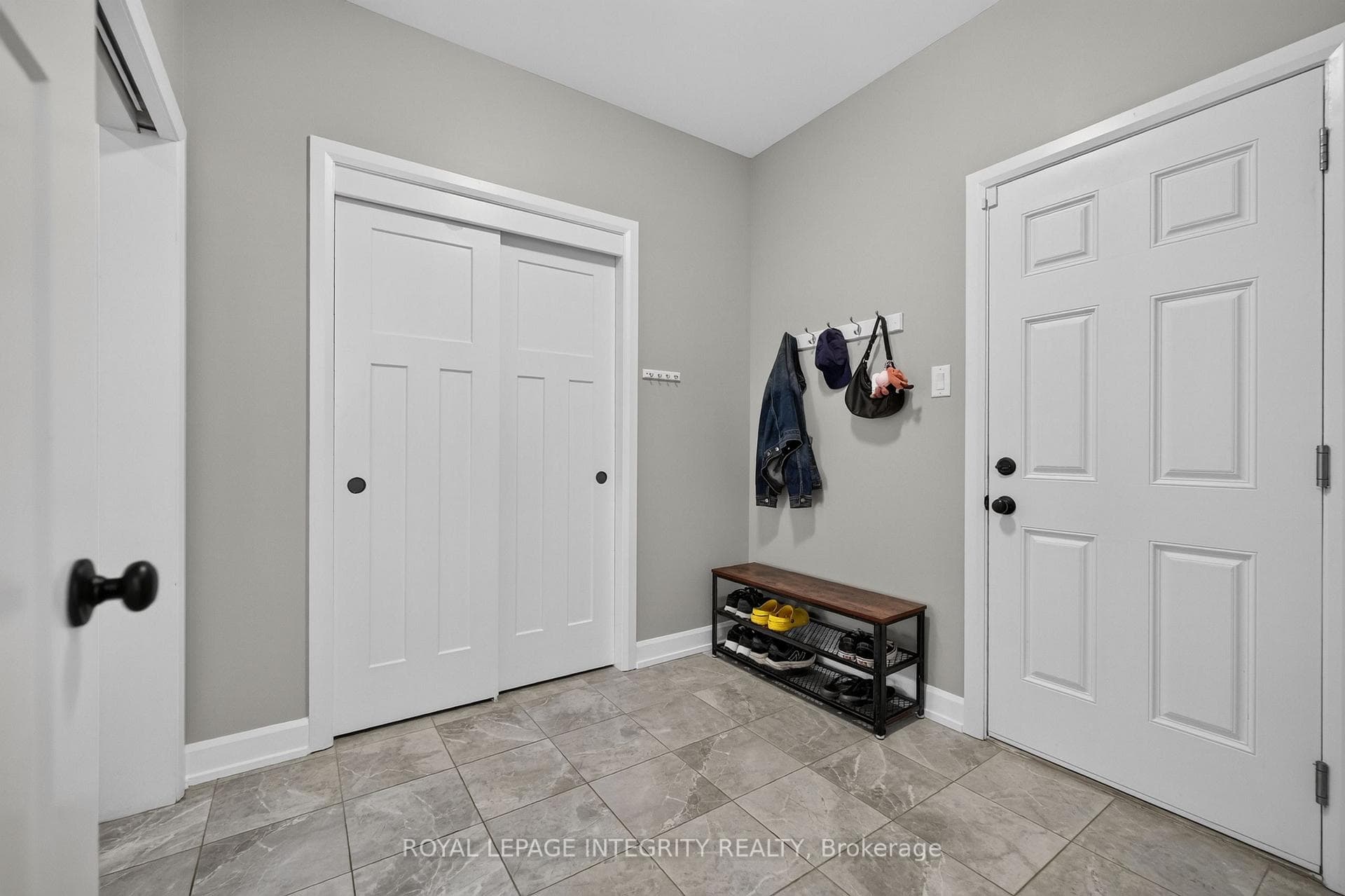 501 Cannes Crescent photo 21