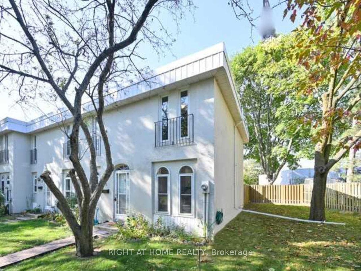 2075 Warden Avenue Unit 11 photo 1