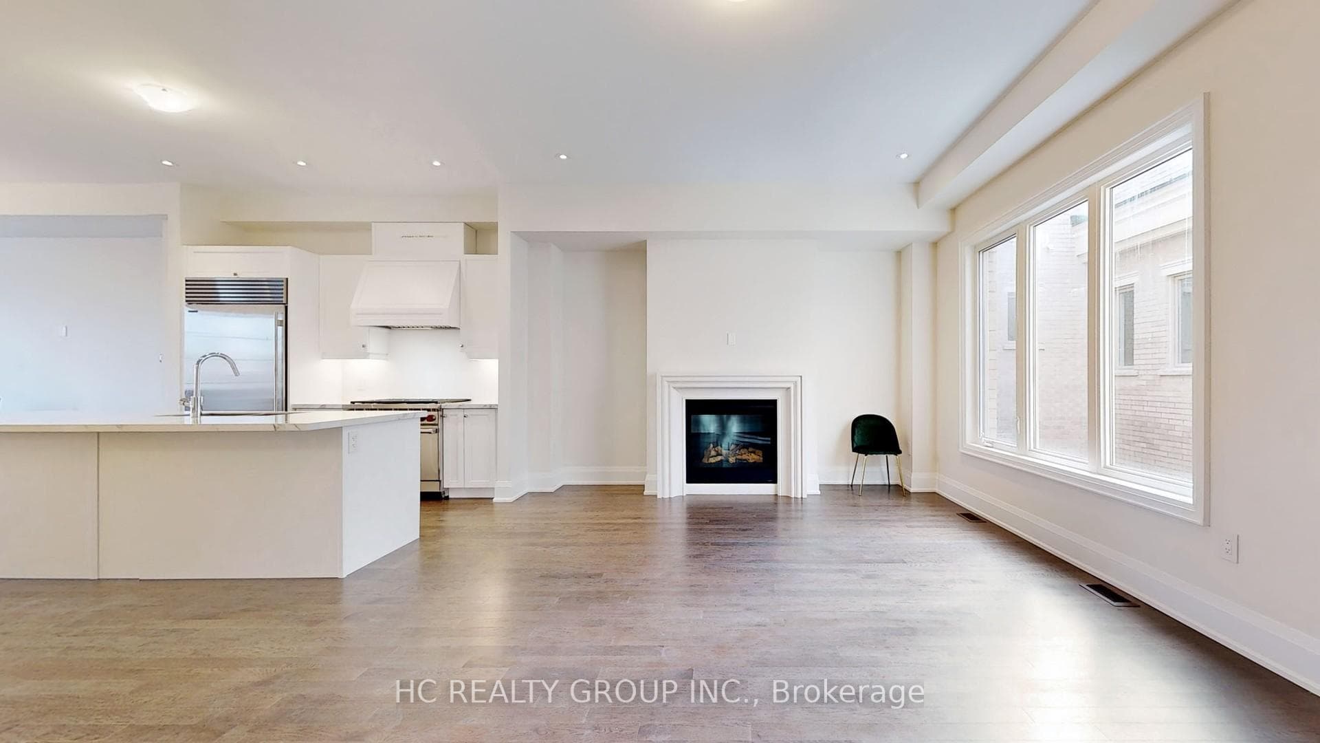 9422 Bayview Avenue Unit Main photo 14