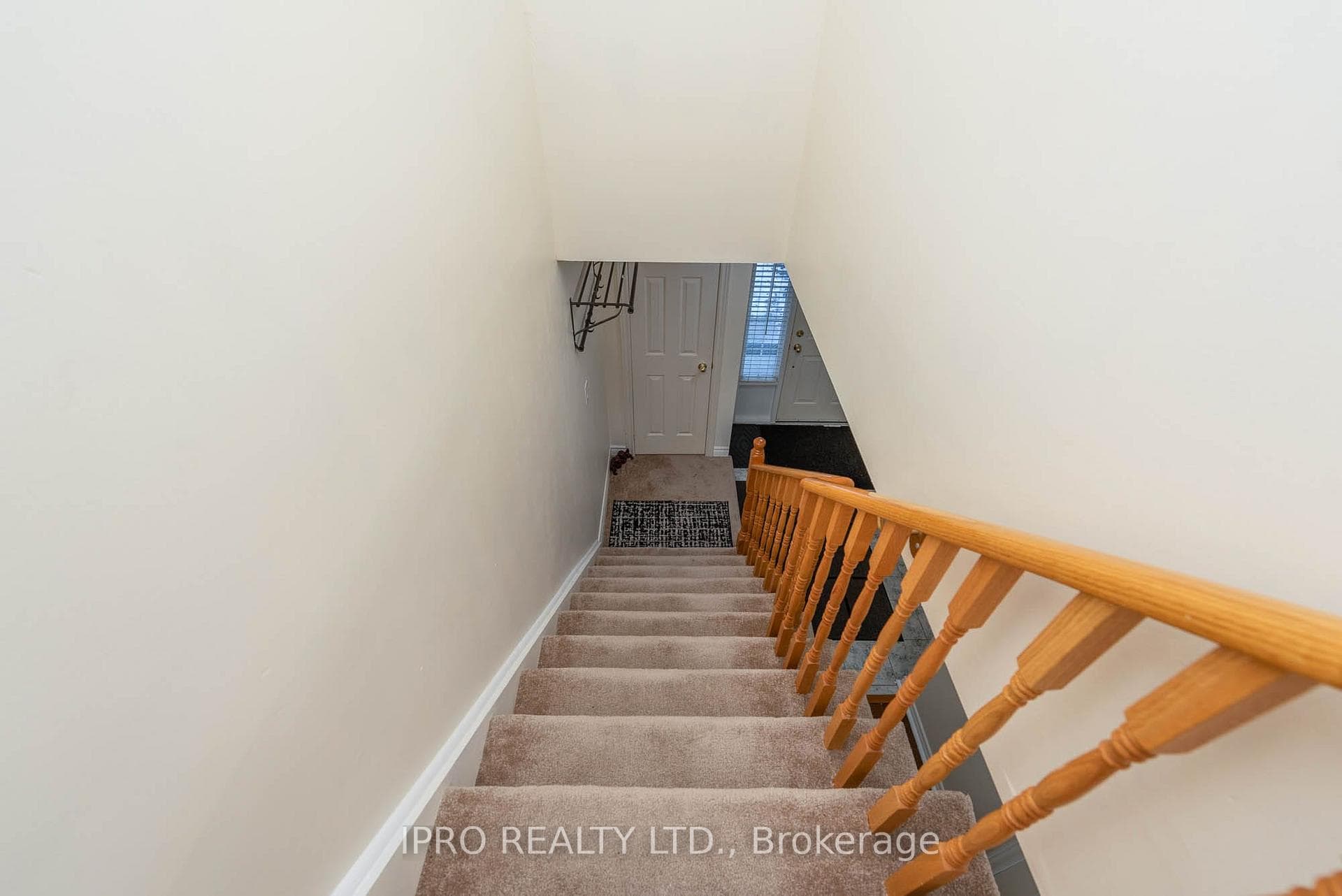 38 Eastport Drive photo 18