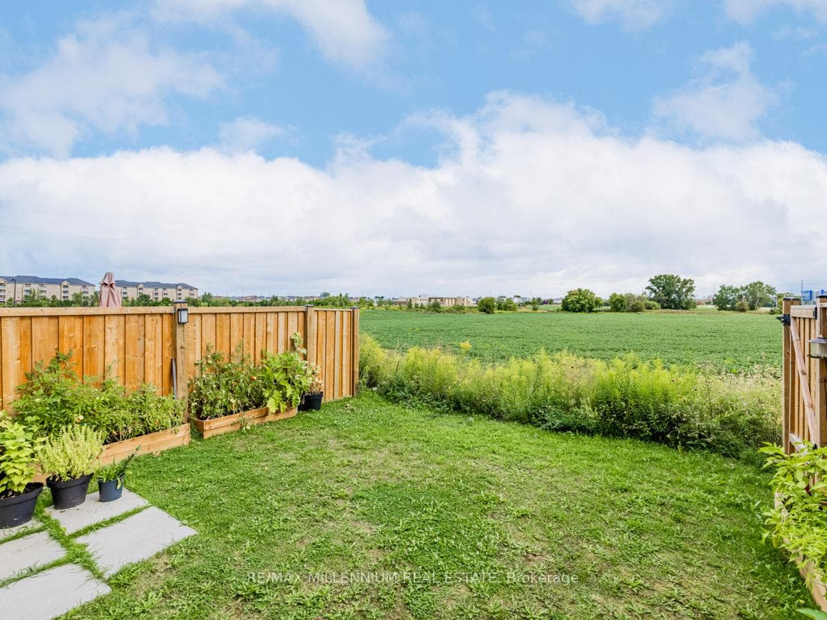 640 Laking Terrace photo 32