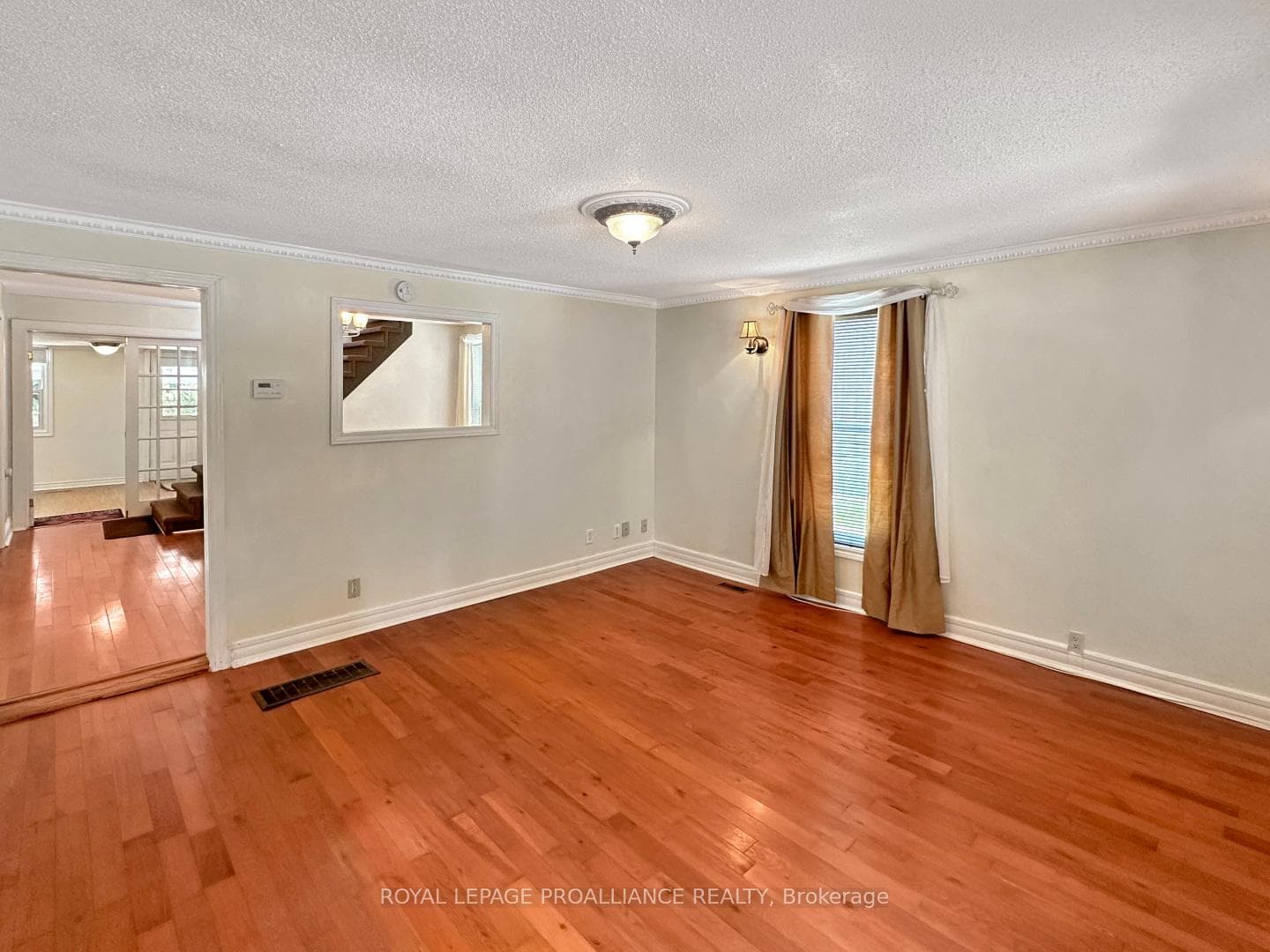 205 St Lawrence Street photo 4
