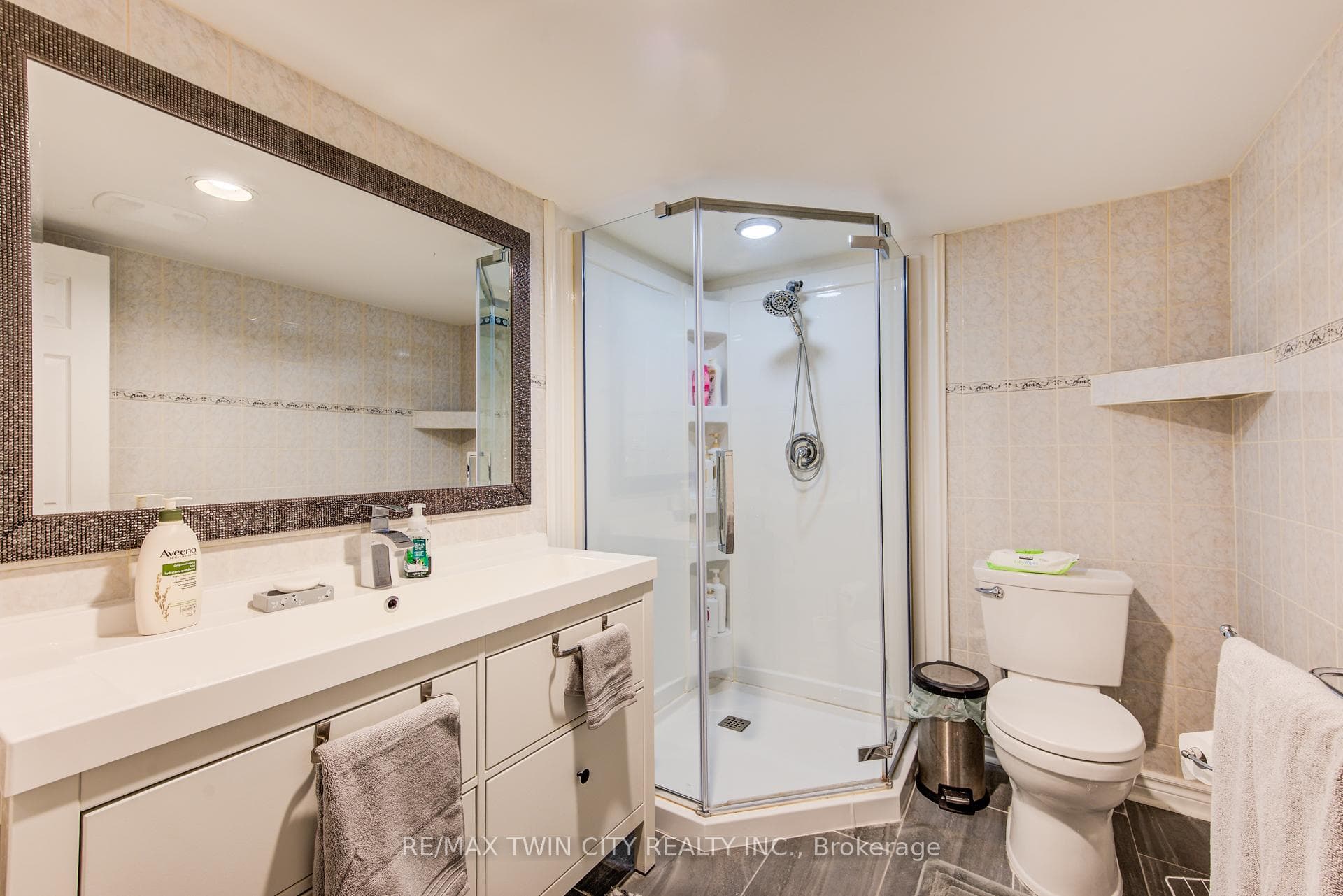 118 Glenvalley Drive photo 34