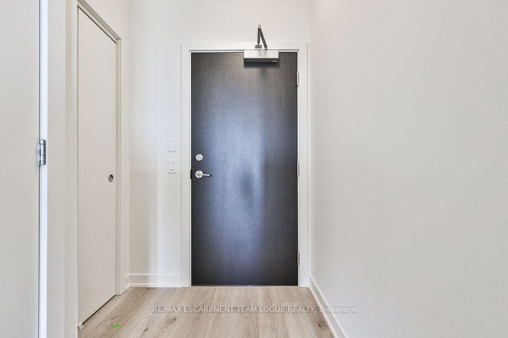 385 Winston Road Unit 909 photo 16